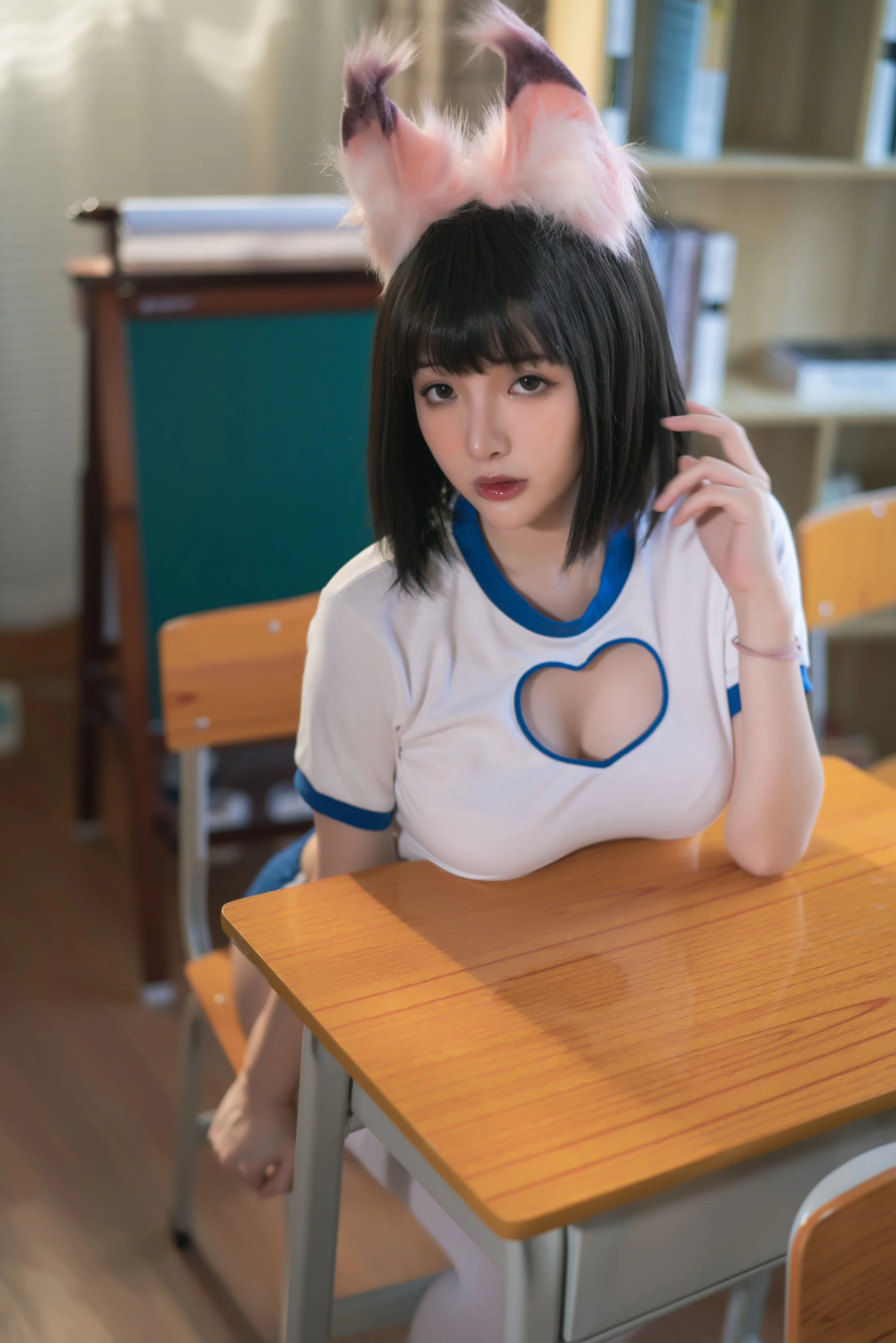 [正妹]唐雨靜寫真館珍藏藝術珍藏：唐雨靜火辣演繹長腿完美氣質凸顯寫真藝術 - 17