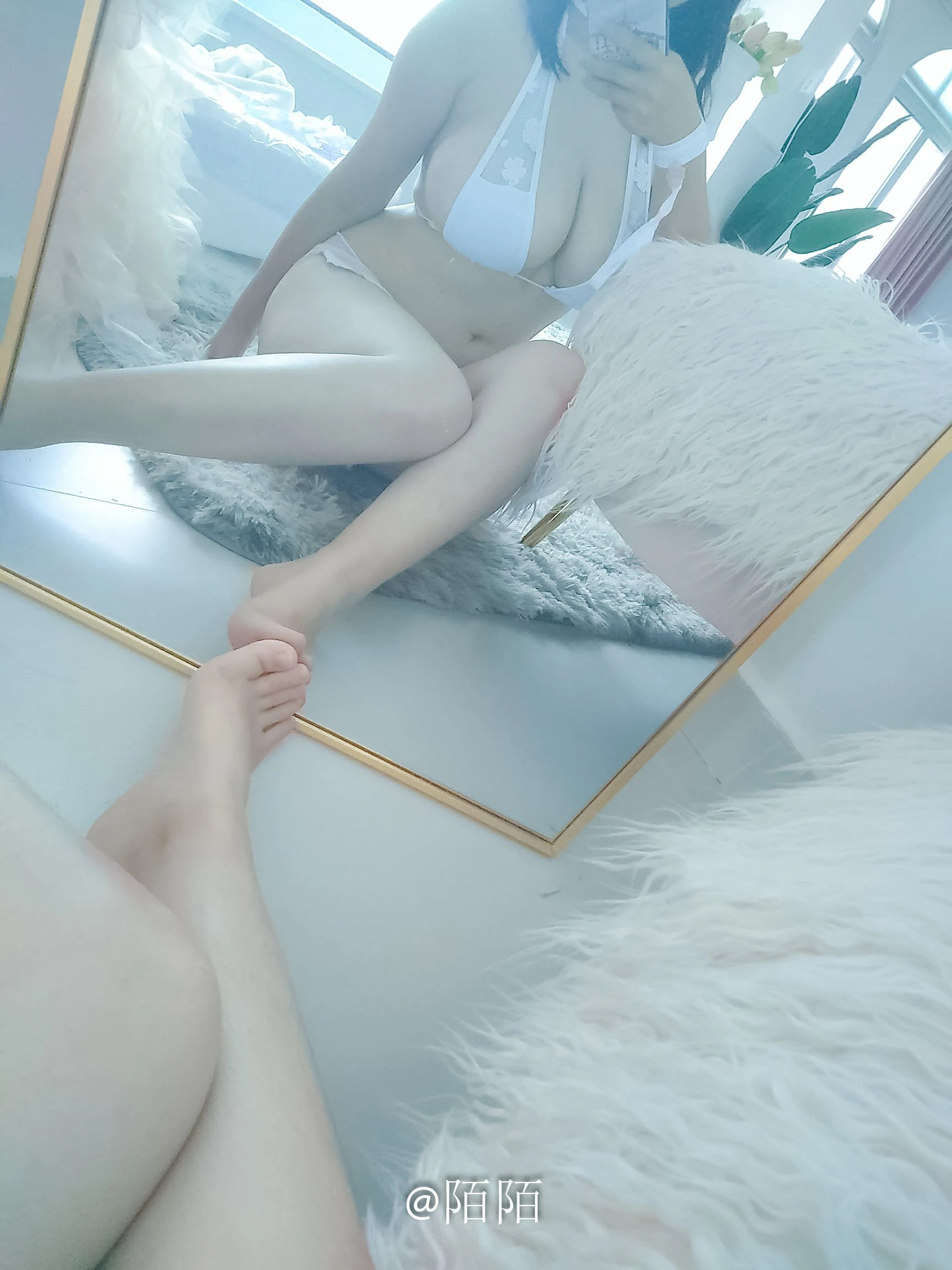 [名模]鄧雨萱鄧雨萱自然光大圖美圖：優雅風採釋放曲線誘惑凸顯寫真大片 - 11