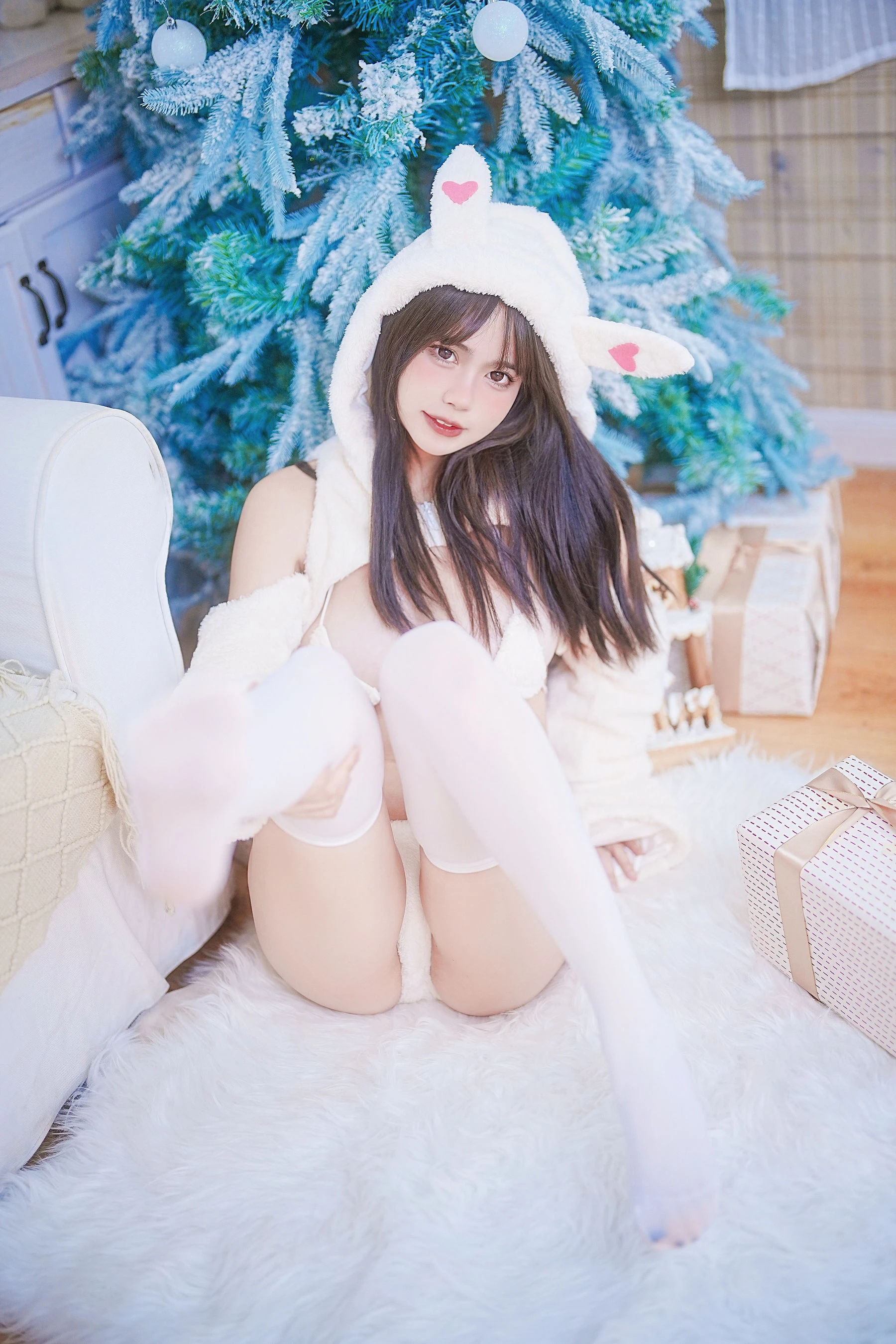 [主播]謝雨婷大片攝影大師作：謝雨婷火辣於室內綻放蜂腰神韻珍藏演繹 - 10