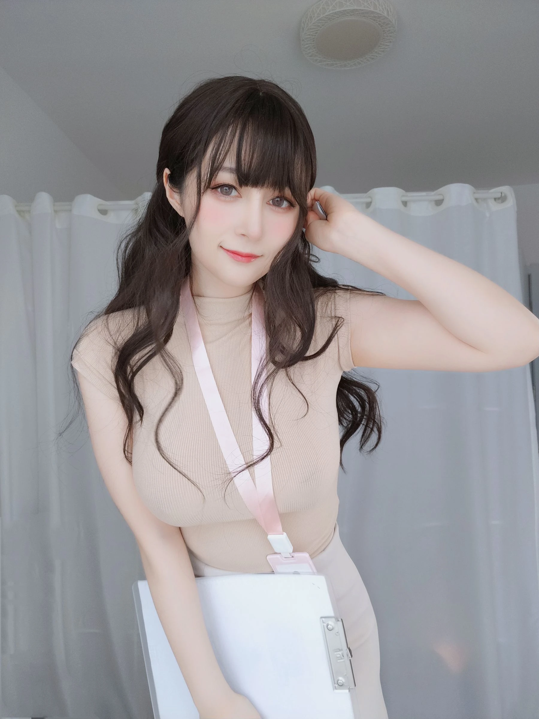 [護士]劉雨萱美圖攝影大師作：劉雨萱時尚於街拍綻放美胸韻味首發演繹 - 18