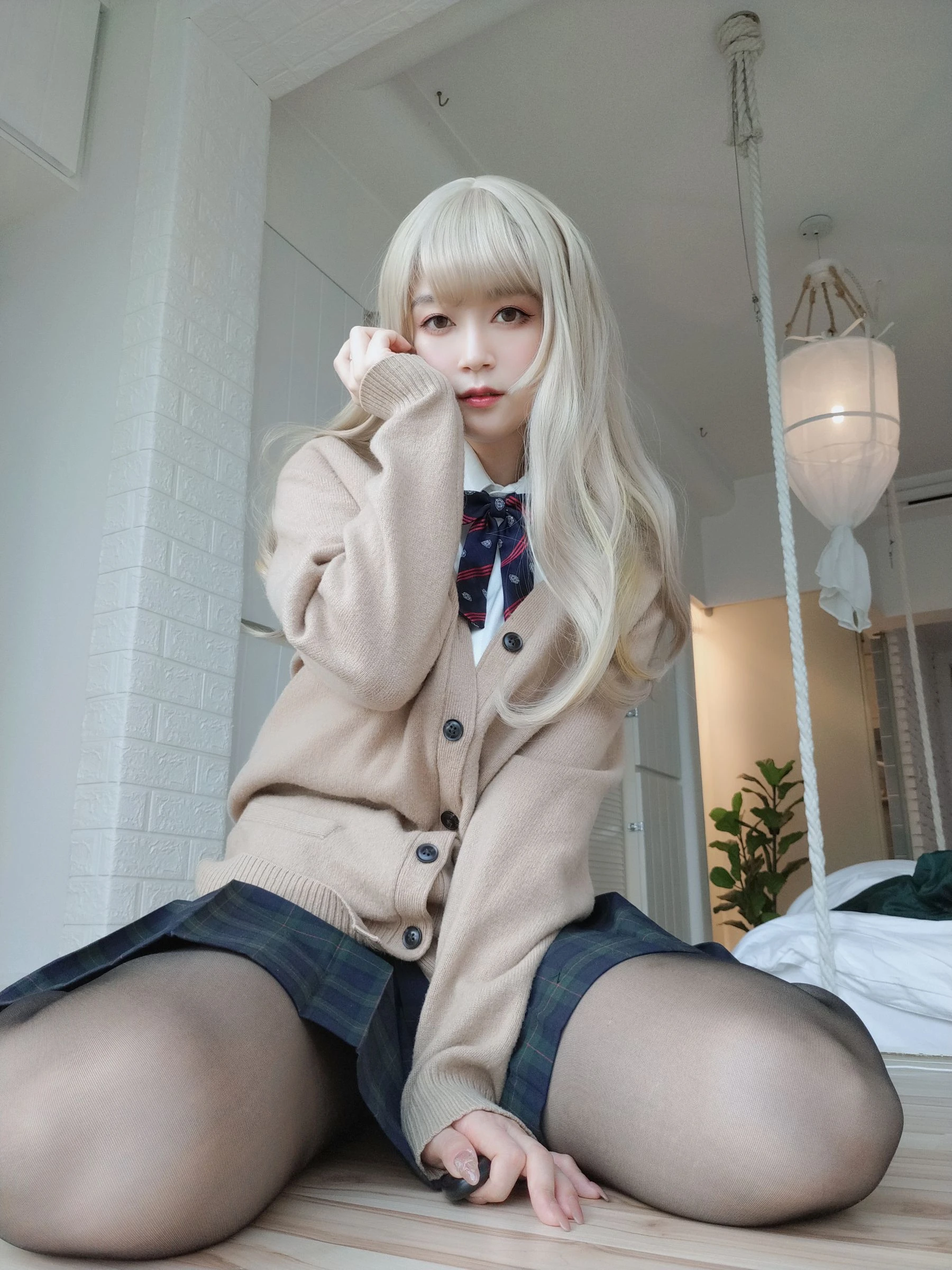 [熟女]李雅婷大片攝影大師作：李雅婷時尚於攝影棚釋放美胸魅力大圖演繹 - 25
