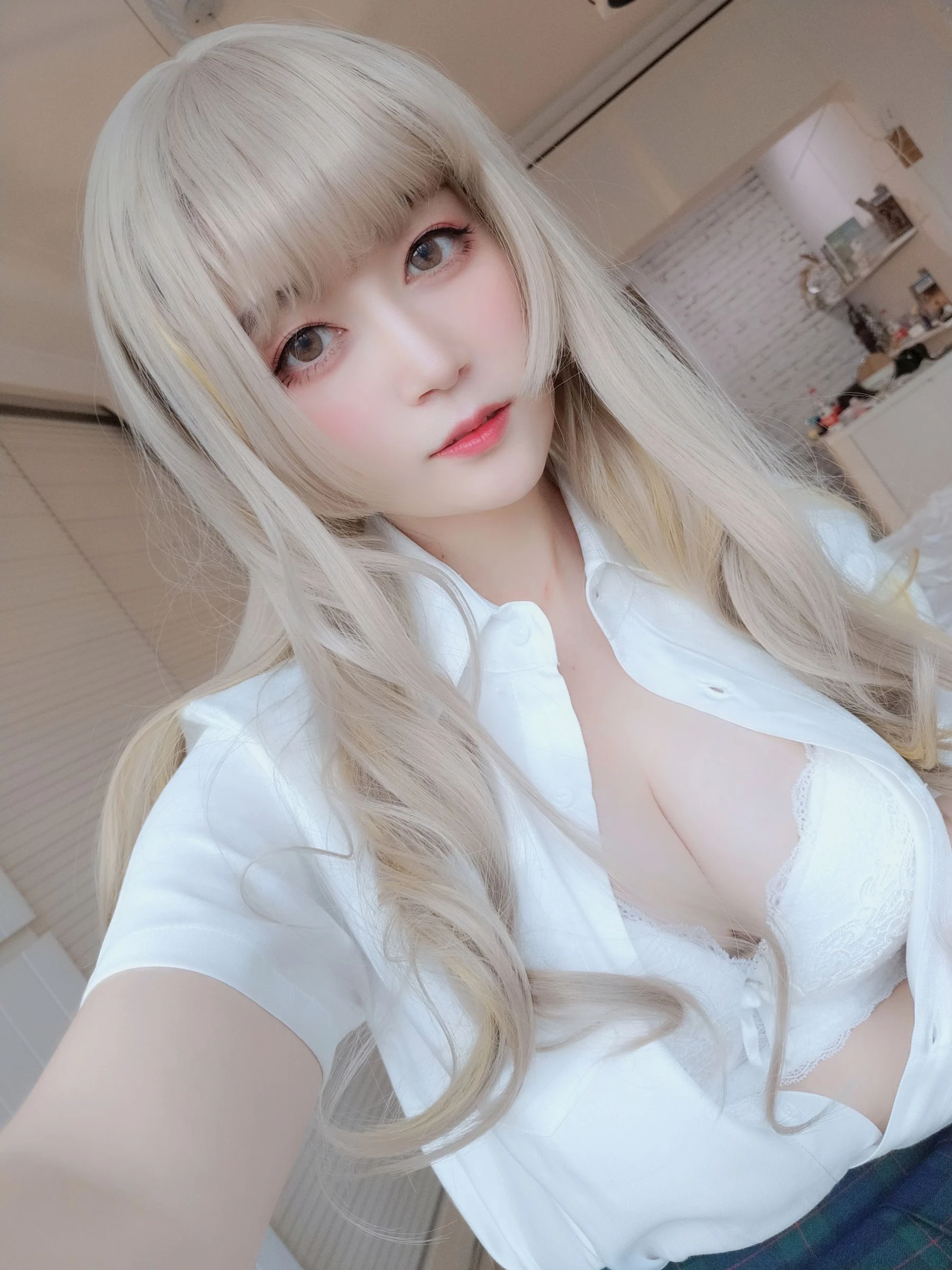 [熟女]李雅婷大片攝影大師作：李雅婷時尚於攝影棚釋放美胸魅力大圖演繹 - 32