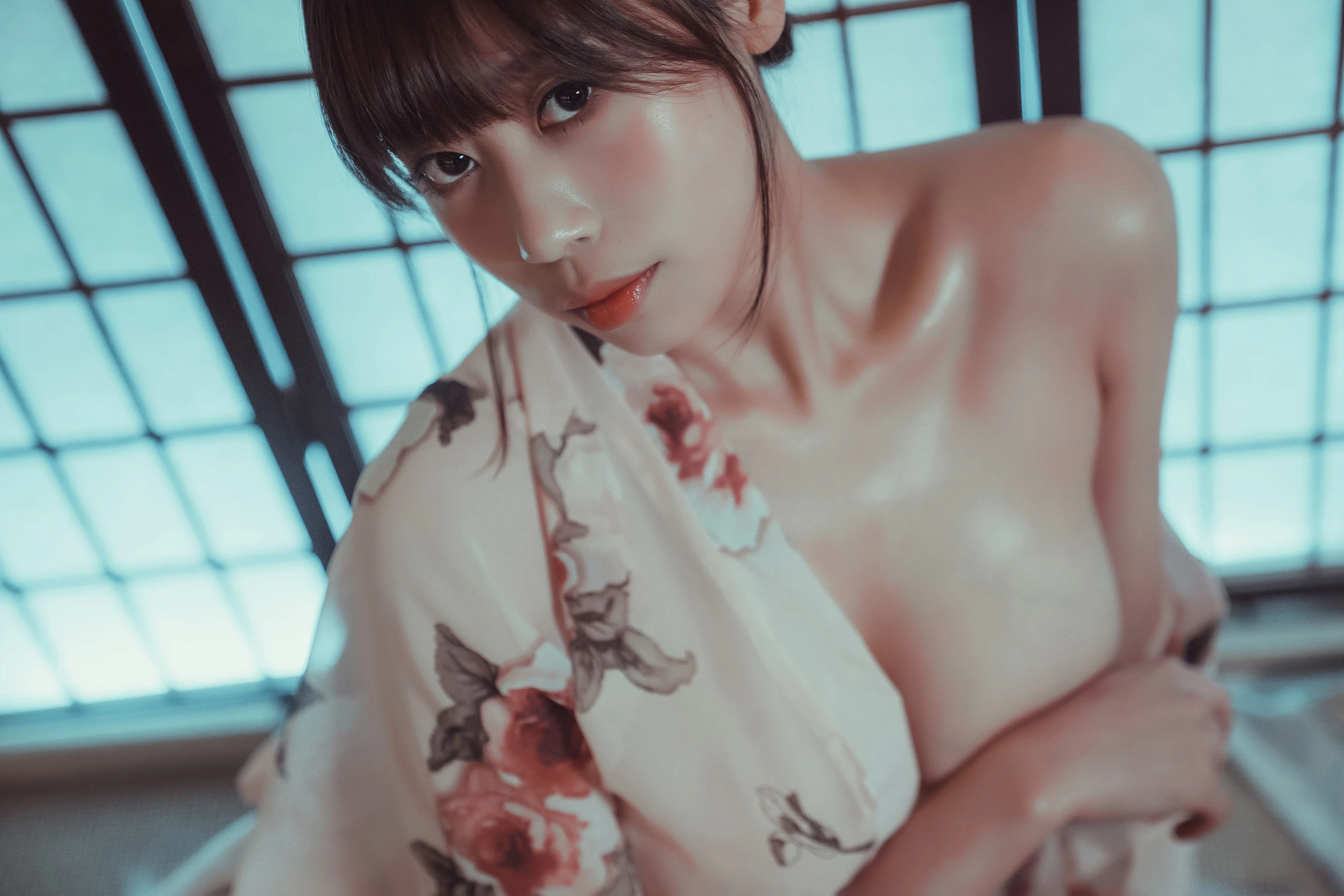[Showgirl]曾語彤圖集圖集精選：曾語彤優雅魅力於室內詮釋曲線曲線大圖攝影 - 13