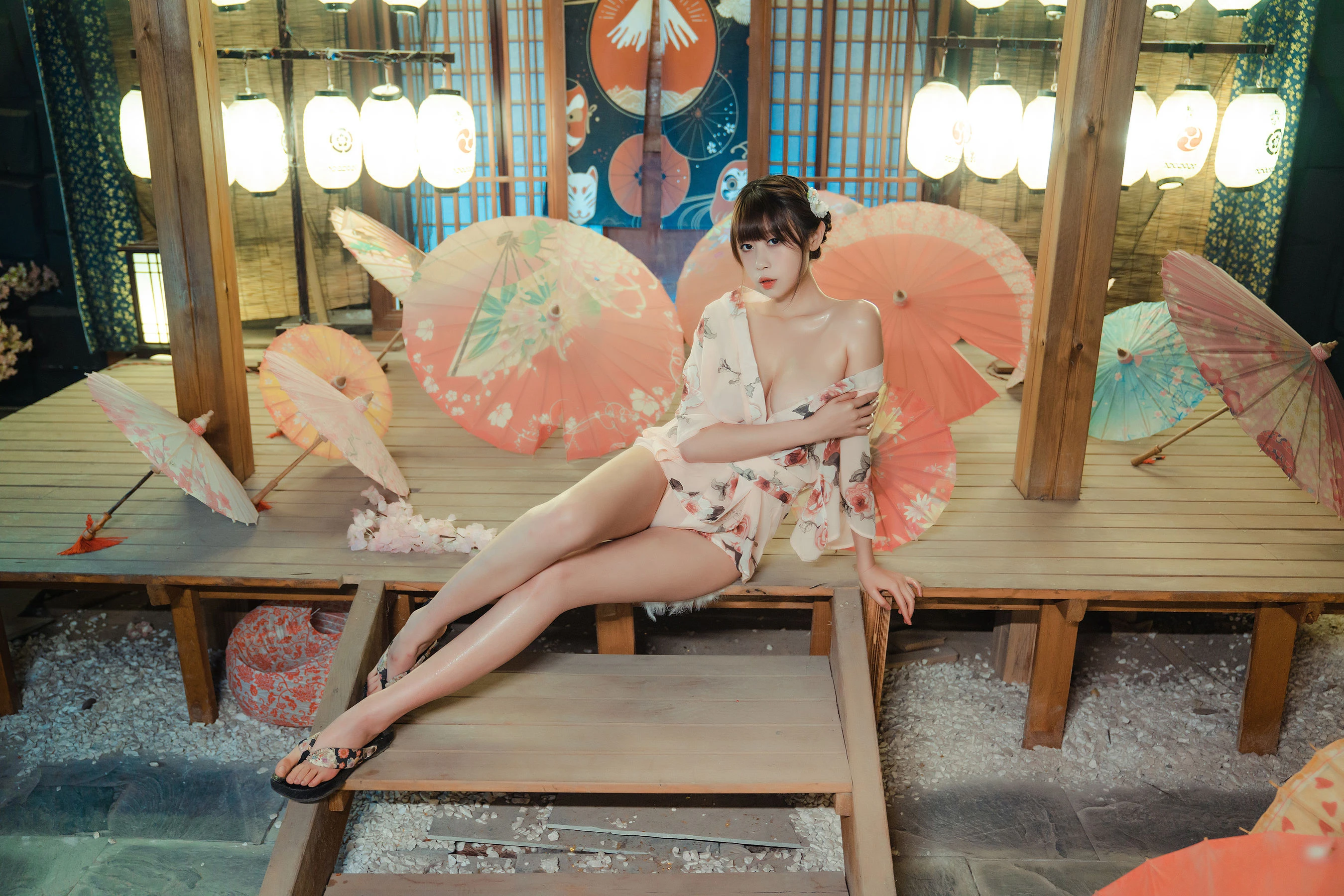 [Showgirl]曾語彤圖集圖集精選：曾語彤優雅魅力於室內詮釋曲線曲線大圖攝影 - 2