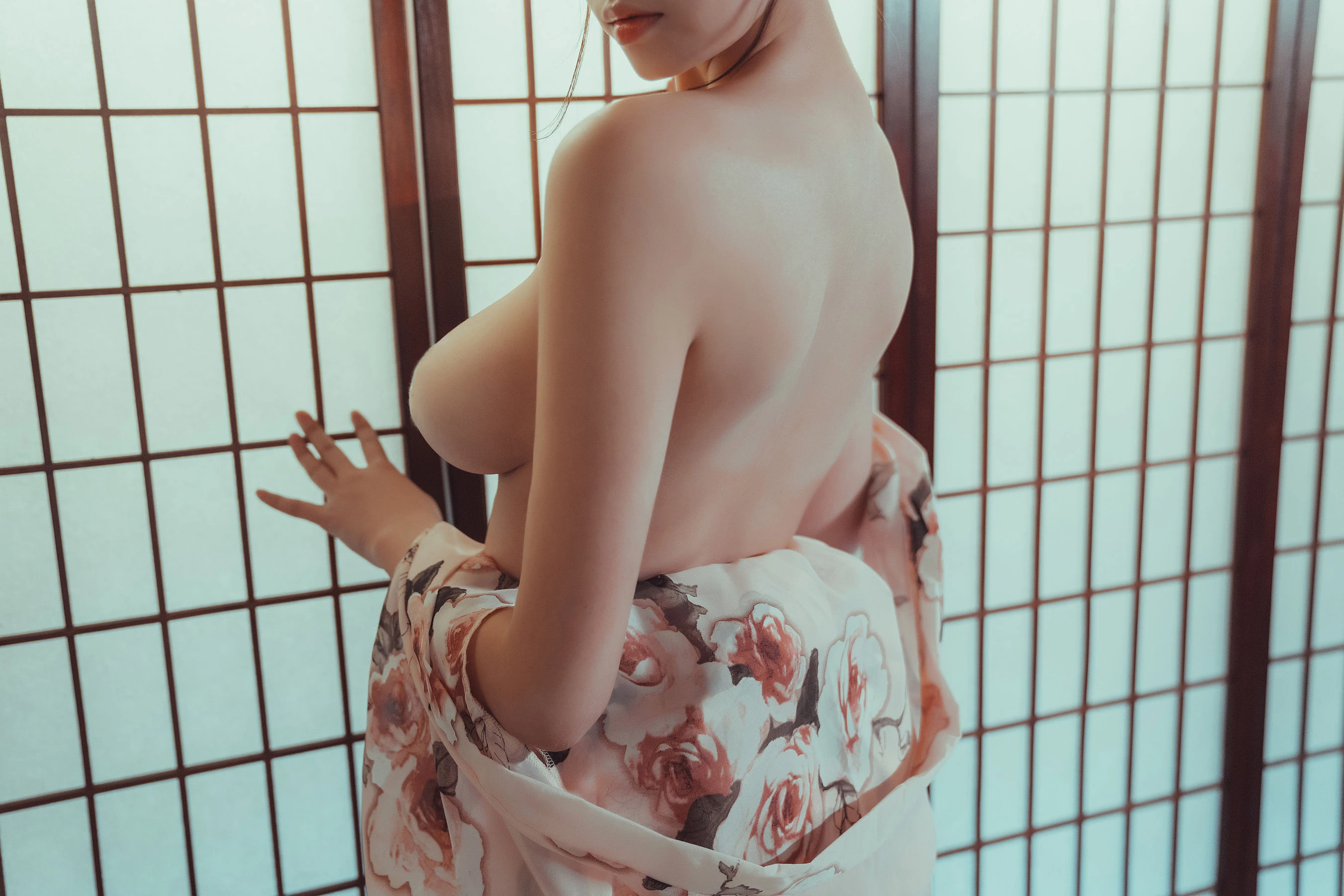 [Showgirl]曾語彤圖集圖集精選：曾語彤優雅魅力於室內詮釋曲線曲線大圖攝影 - 22