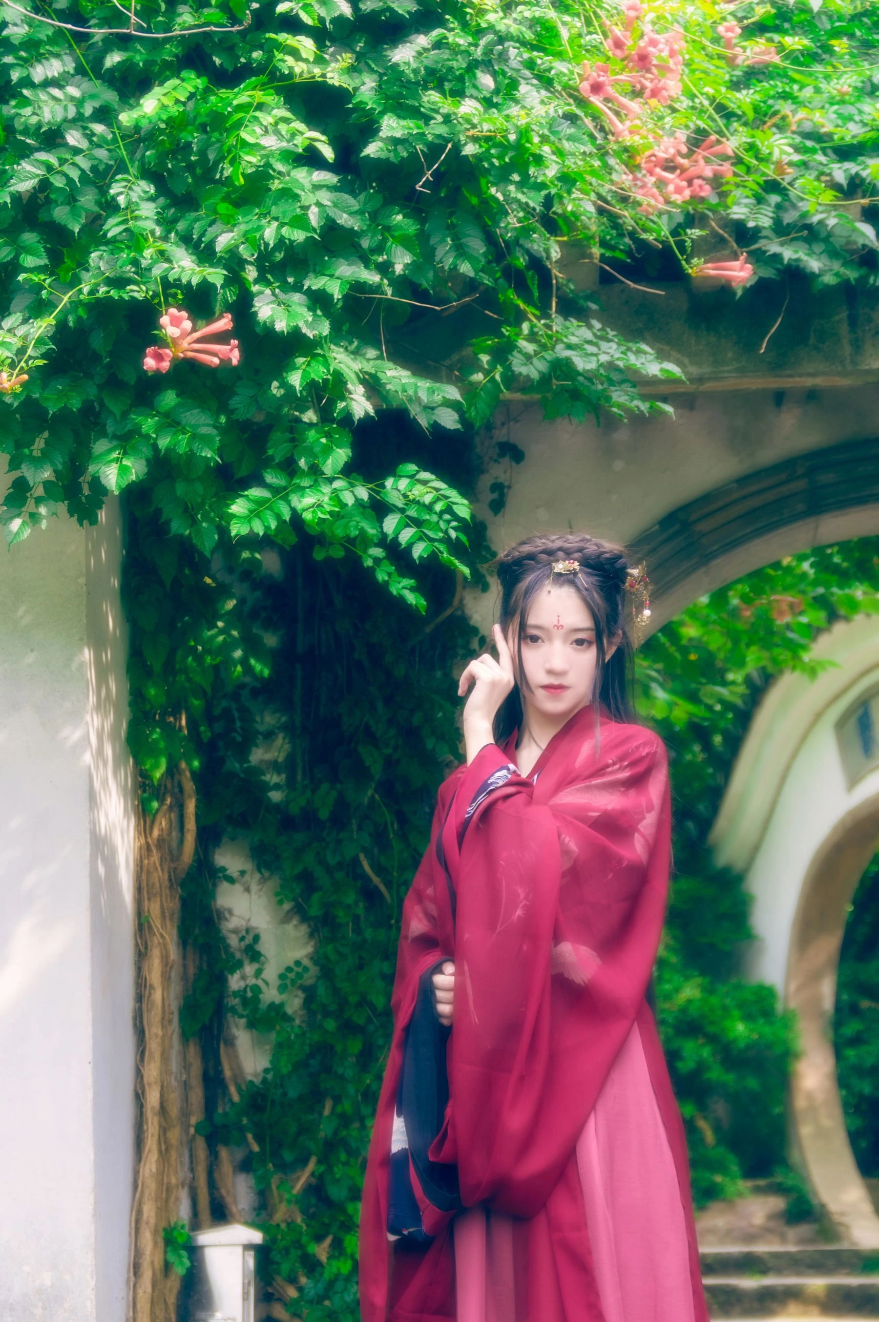 [校花]胡雨晴大片攝影大師作：胡雨晴火辣於戶外演繹曲線氣質大圖演繹 - 3