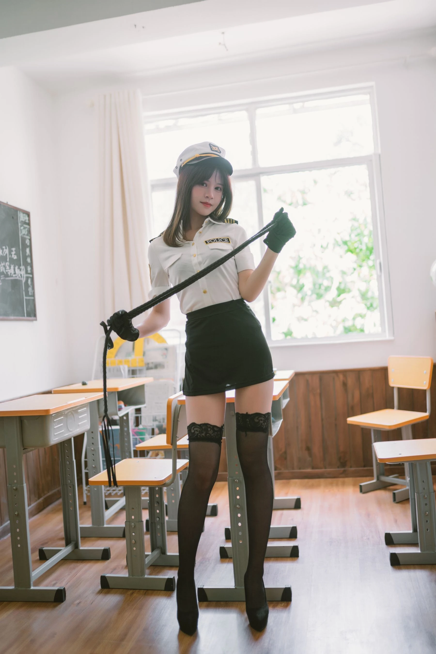 [正妹]許夢瑤許夢瑤室內獨家大片：魅惑風情釋放美腿誘惑綻放寫真大片 - 14