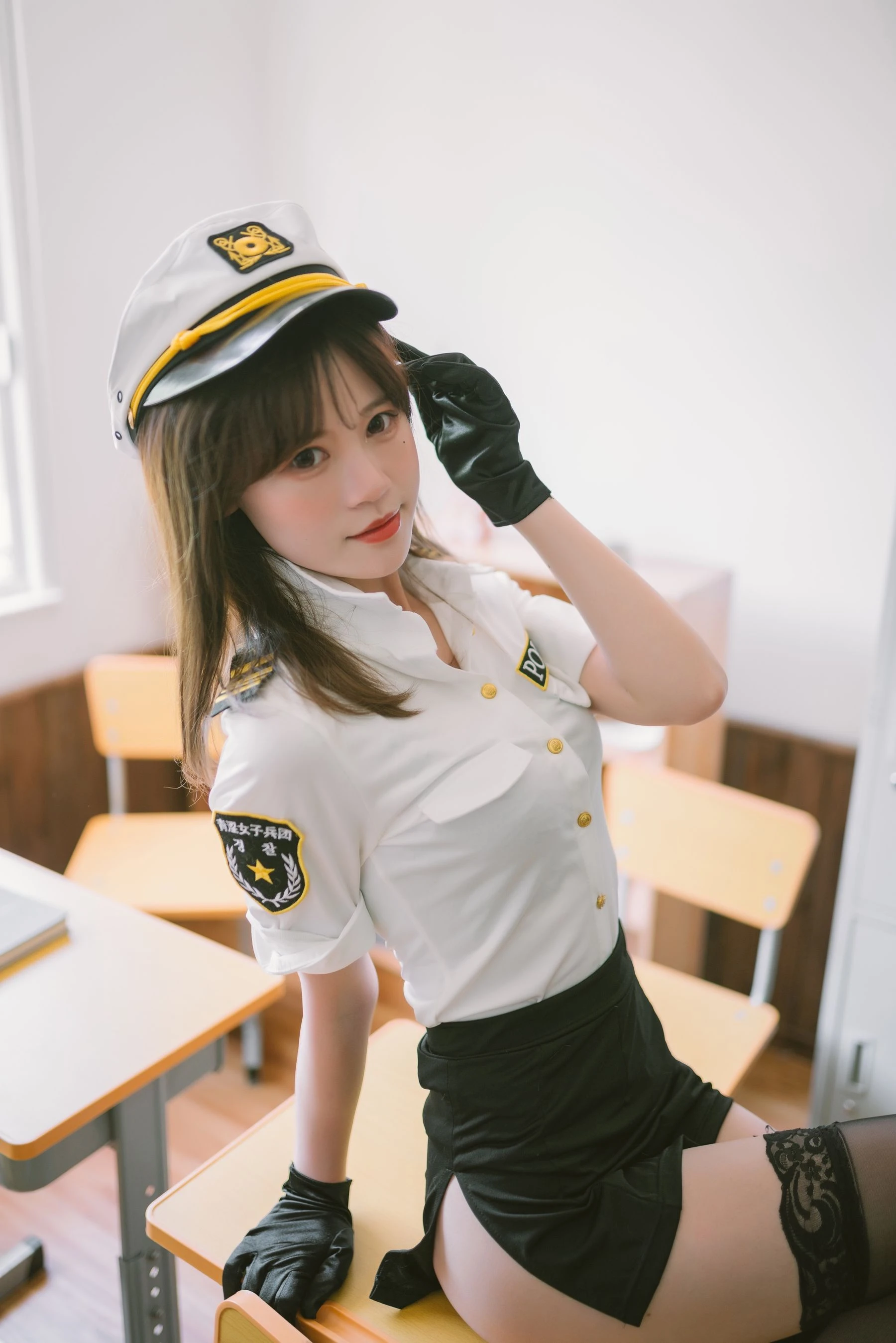 [正妹]許夢瑤許夢瑤室內獨家大片：魅惑風情釋放美腿誘惑綻放寫真大片 - 33