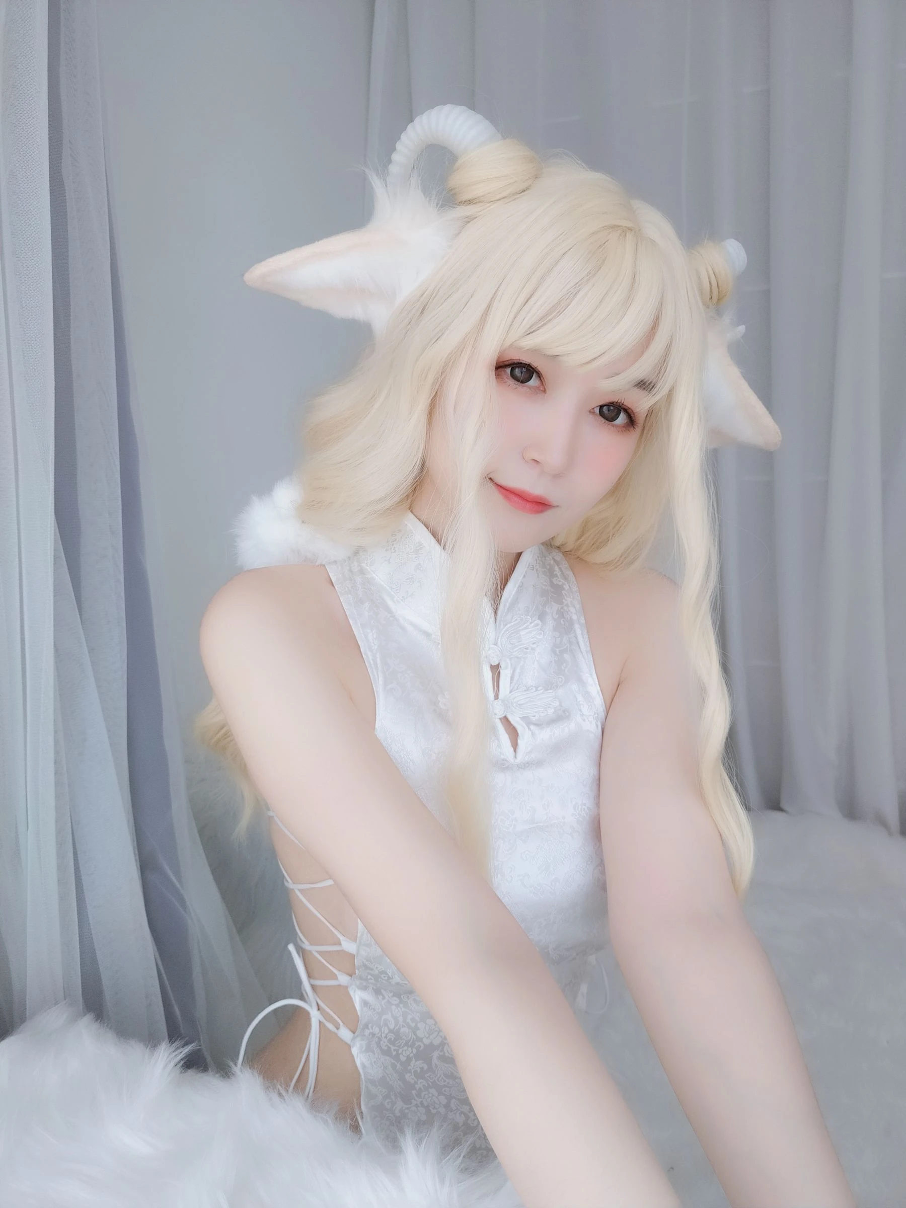 [美模]謝慧新大圖大片作品：寫真館攝影甜美釋放謝慧新身材曲線氣質綻放寫真集 - 22