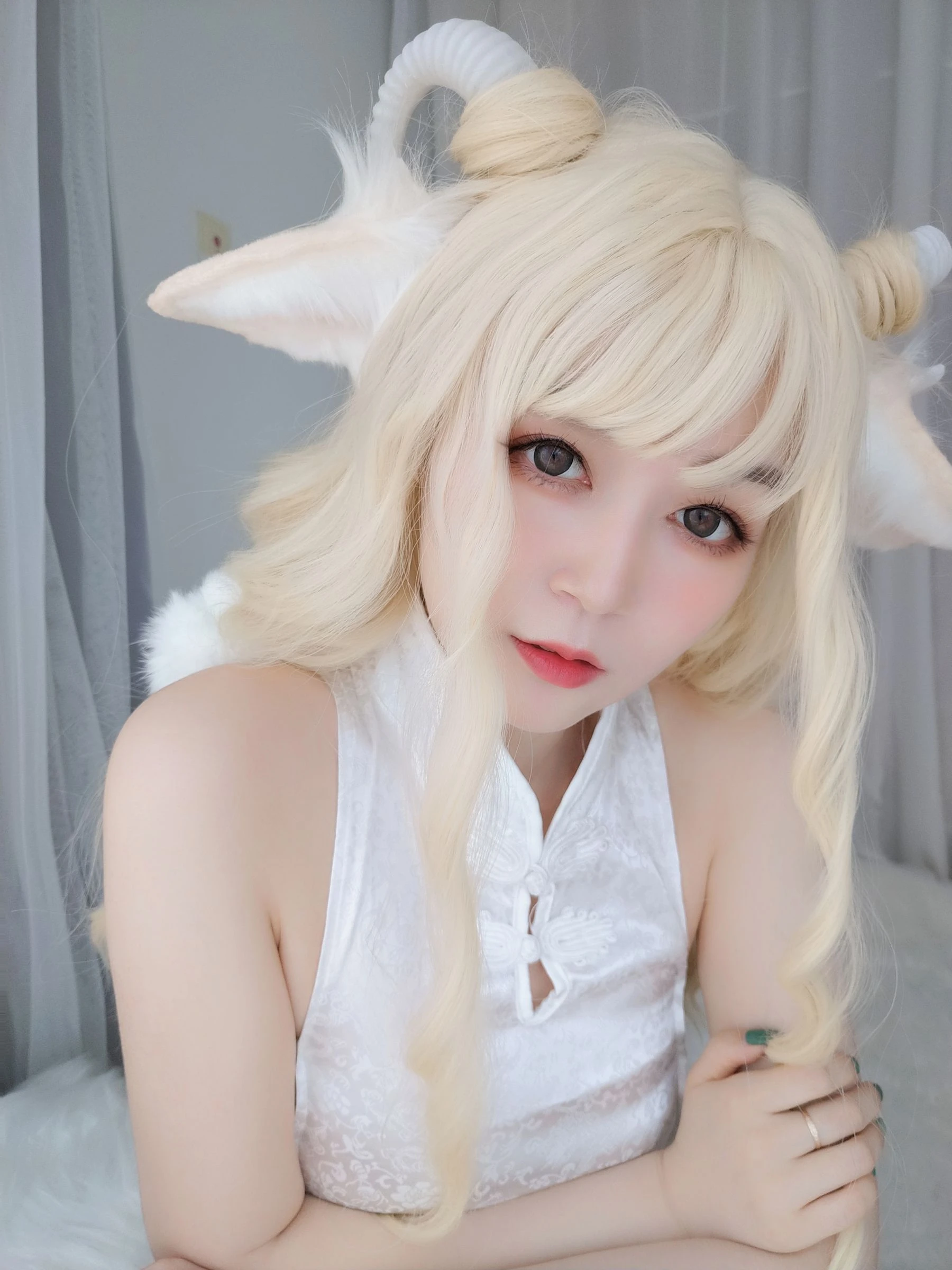 [美模]謝慧新大圖大片作品：寫真館攝影甜美釋放謝慧新身材曲線氣質綻放寫真集 - 23
