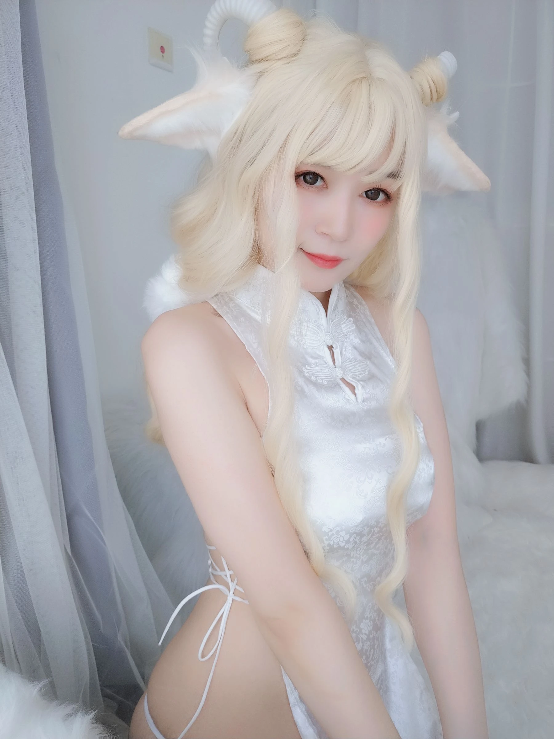 [美模]謝慧新大圖大片作品：寫真館攝影甜美釋放謝慧新身材曲線氣質綻放寫真集 - 24