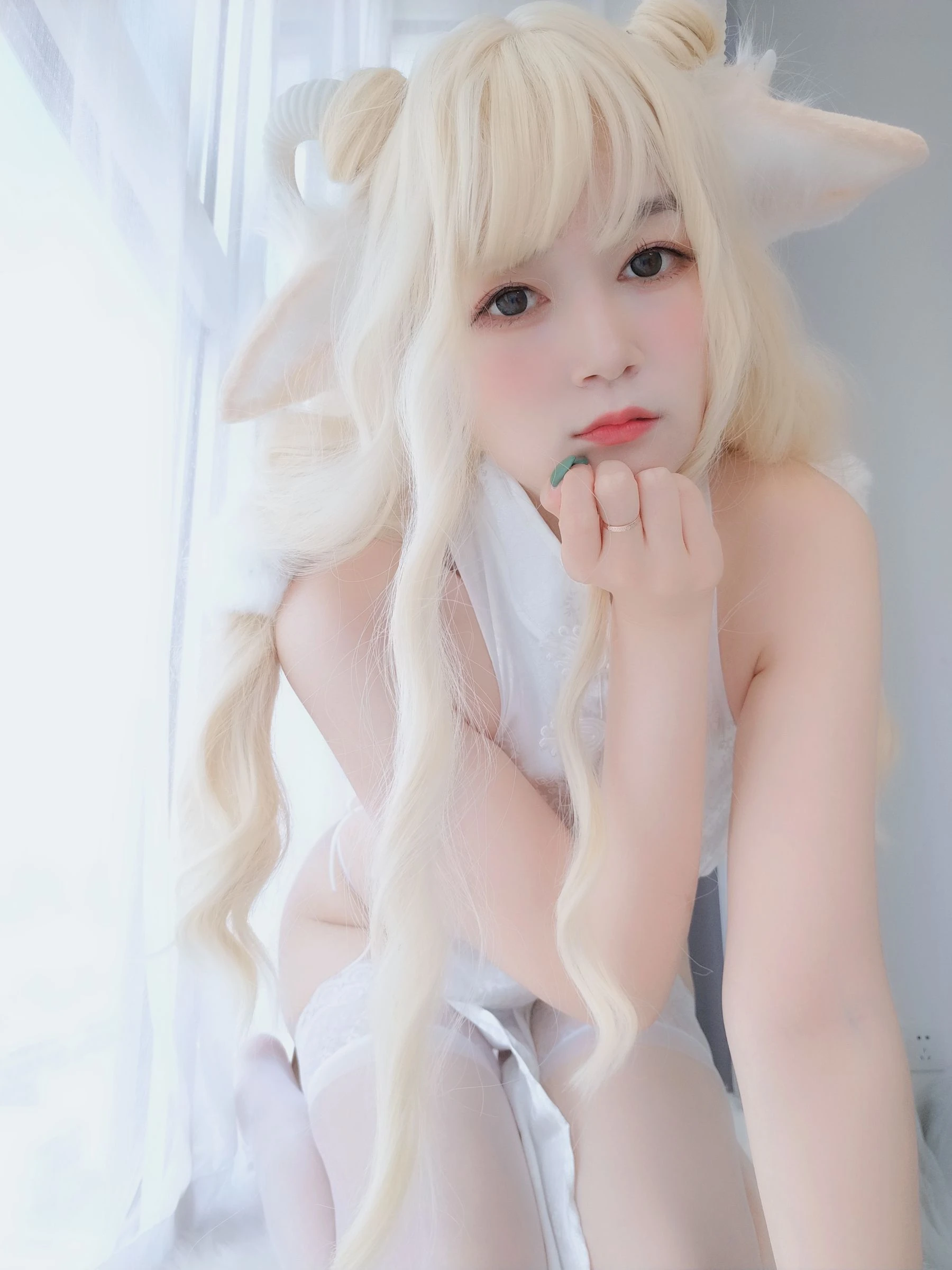 [美模]謝慧新大圖大片作品：寫真館攝影甜美釋放謝慧新身材曲線氣質綻放寫真集 - 66