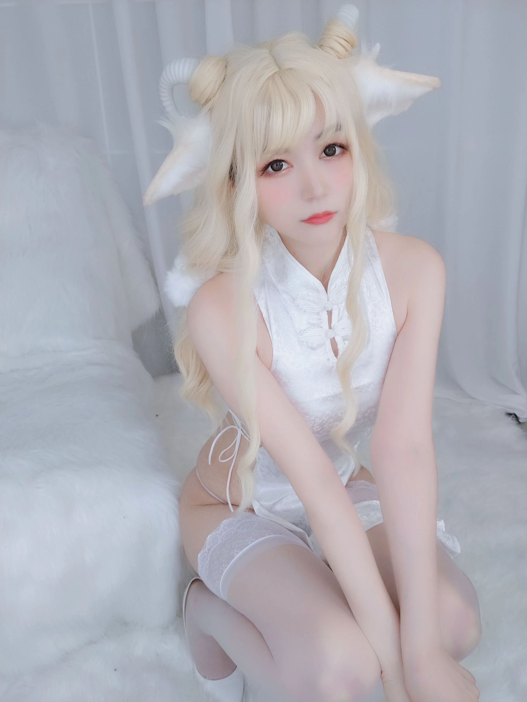 [美模]謝慧新大圖大片作品：寫真館攝影甜美釋放謝慧新身材曲線氣質綻放寫真集 - 8