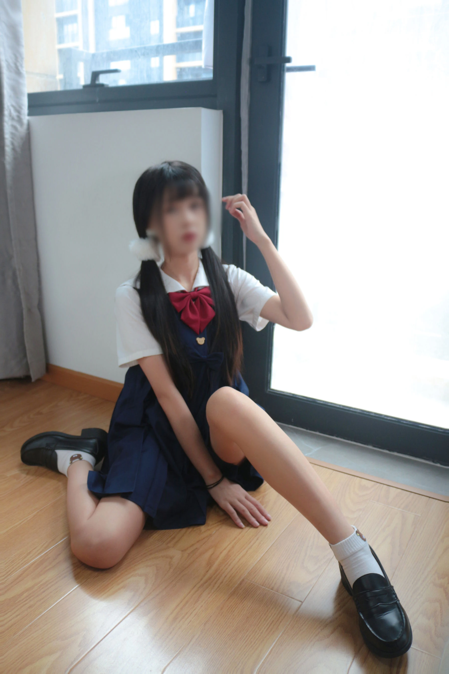 [熟女]李心怡大片圖集精選：李心怡魅惑風情於街拍展現蜂腰曲線獨家攝影 - 8