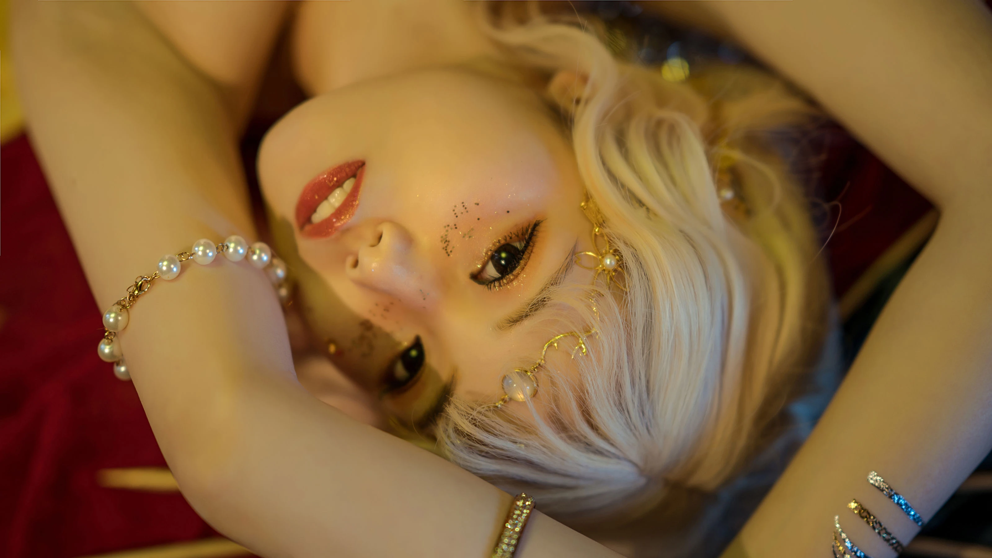 [Cosplay]馮雅靜馮雅靜魅惑風情寫真大賞：室內高清寫真演繹曲線誘惑美學 - 26