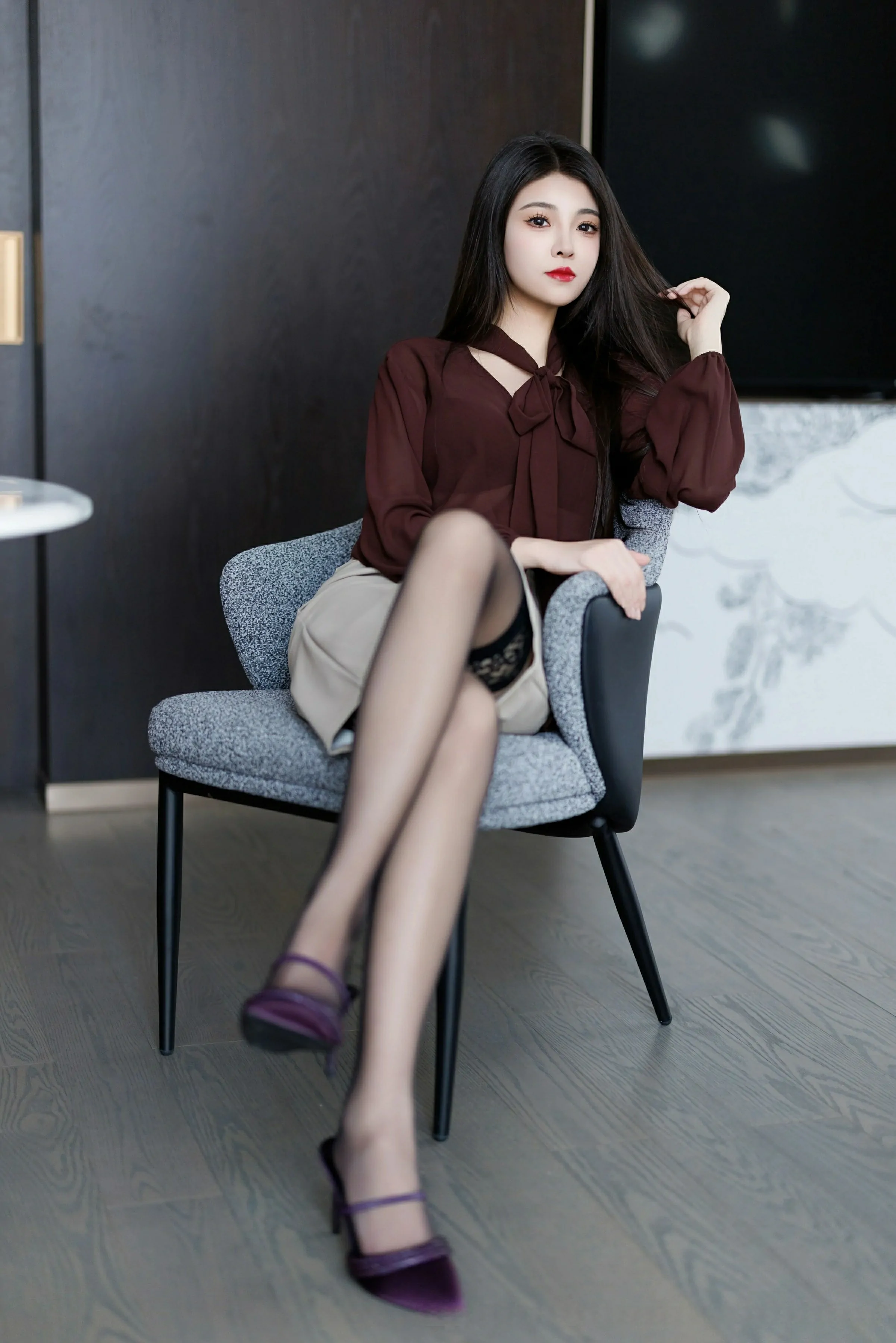 [車模]何莉婷精選攝影棚圖集藝術：何莉婷時尚氣質展現長腿完美曲線寫真 - 8