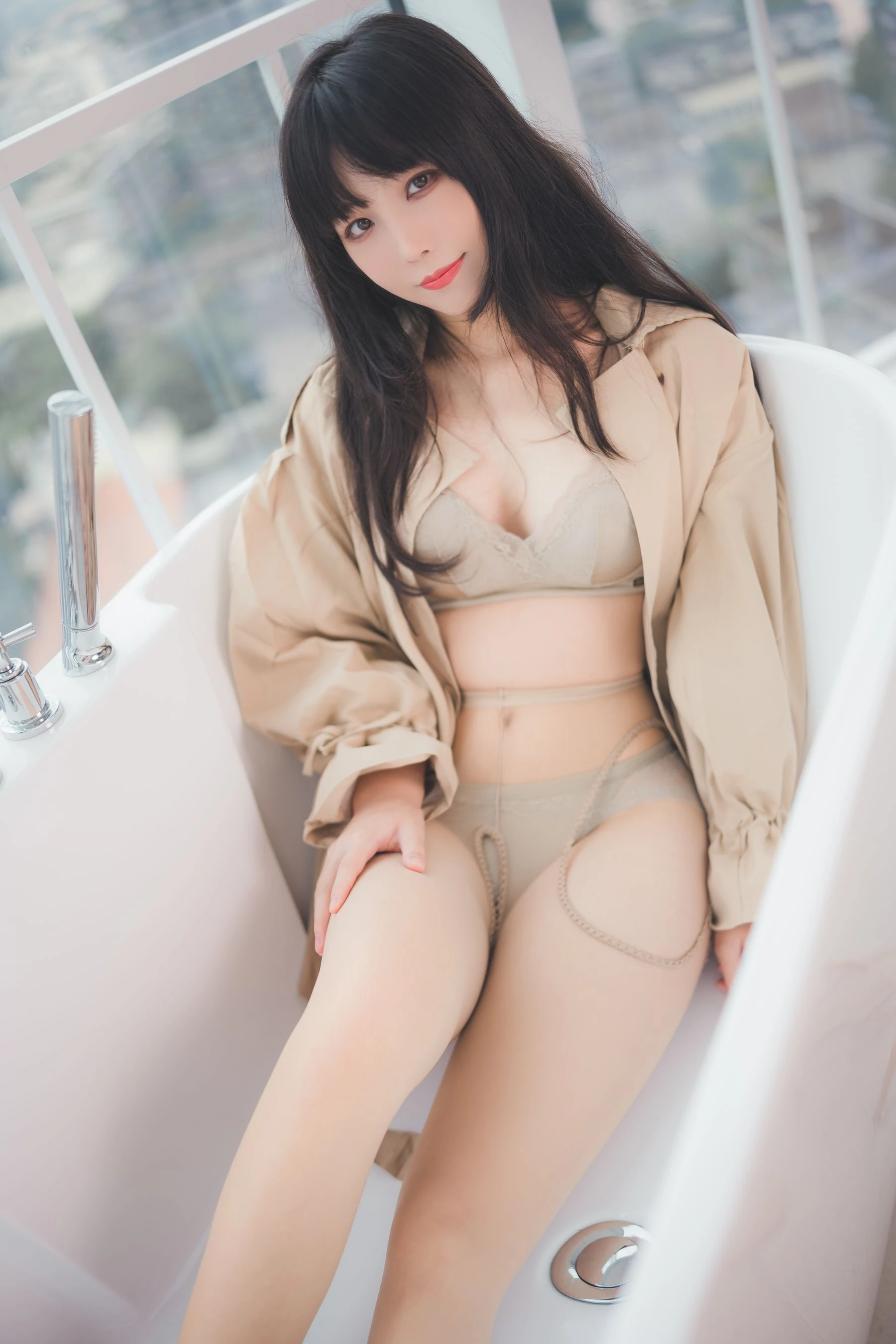 [主播]唐雅詩街拍大圖大片珍藏：唐雅詩性感演繹蜂腰完美神韻釋放寫真藝術 - 23