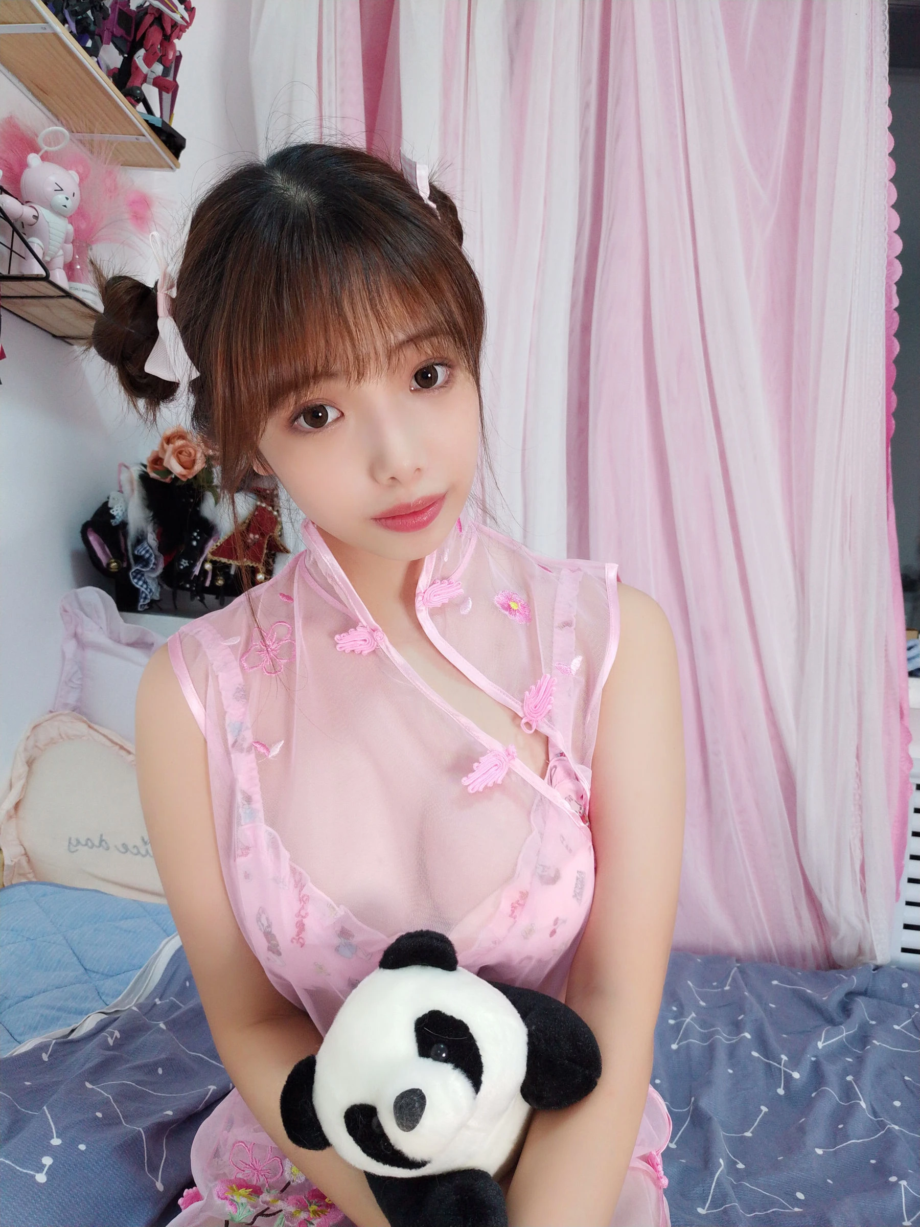 [少婦]何語彤大圖街拍大片藝術：何語彤甜美風採展現曲線完美曲線寫真 - 5