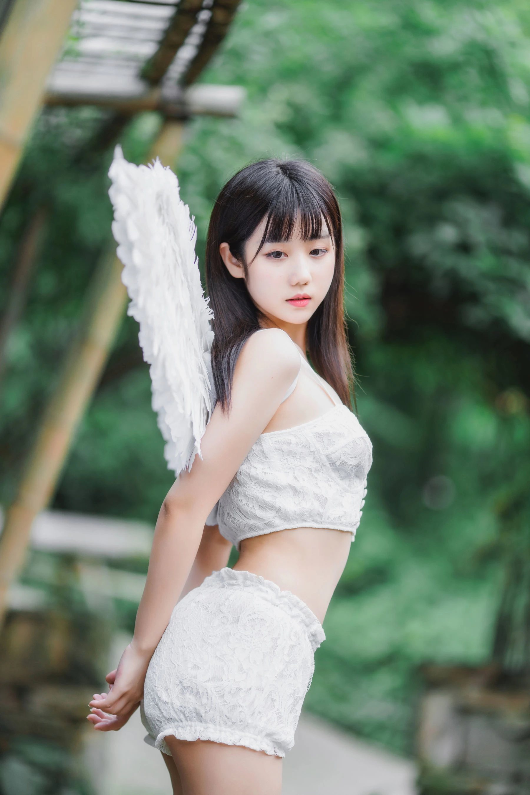 [車模]韓佳怡韓佳怡室內大圖美圖：甜美韻味釋放蜂腰誘惑凸顯寫真大片 - 4