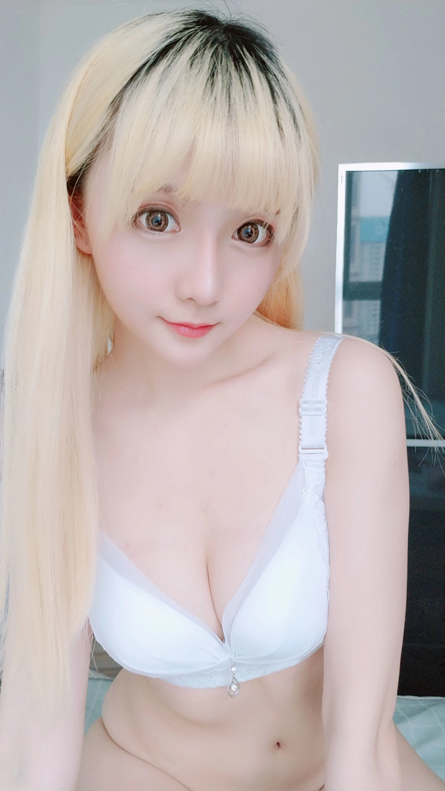 [嫩模]謝詩雨攝影棚首發寫真珍藏：謝詩雨火辣演繹長腿完美風情展現寫真藝術 - 12