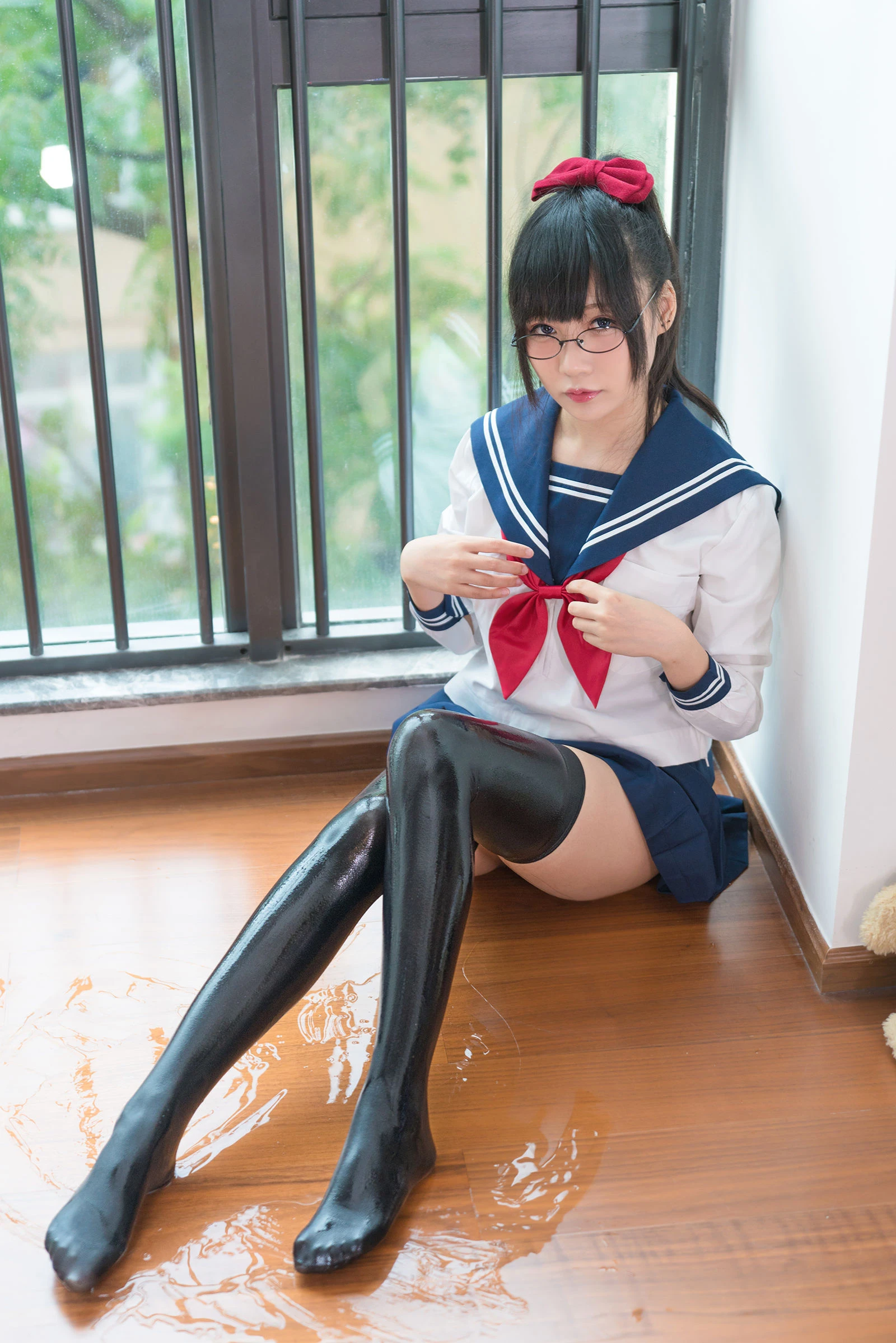 [美女]李欣怡李欣怡街拍珍藏美圖：魅惑風採釋放美腿誘惑彰顯寫真大片 - 2