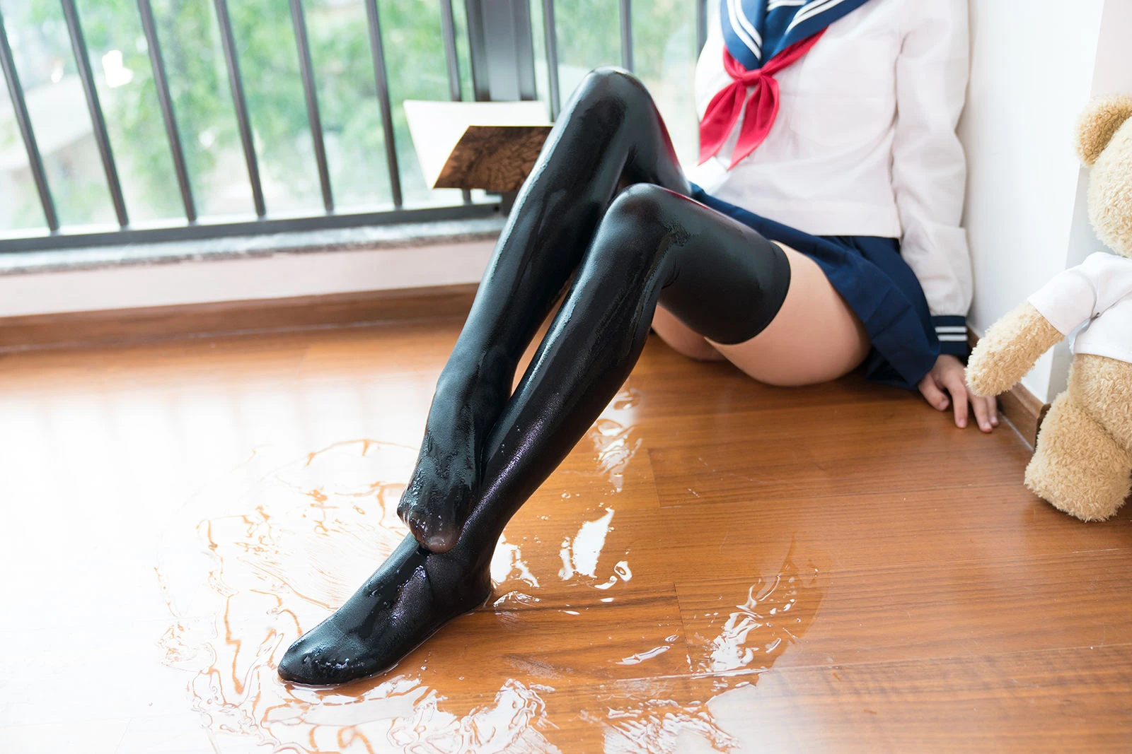 [美女]李欣怡李欣怡街拍珍藏美圖：魅惑風採釋放美腿誘惑彰顯寫真大片 - 9