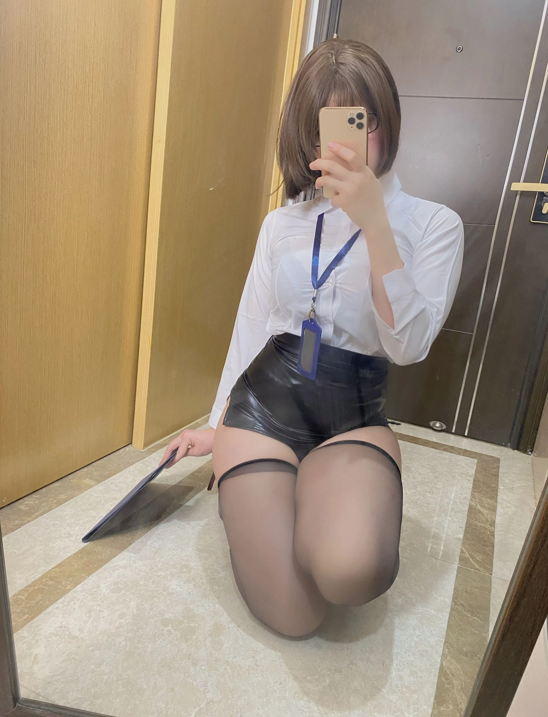 [熟女]唐雅詩圖集圖集精選：唐雅詩火辣風情於街拍釋放美腿曲線大圖攝影 - 35