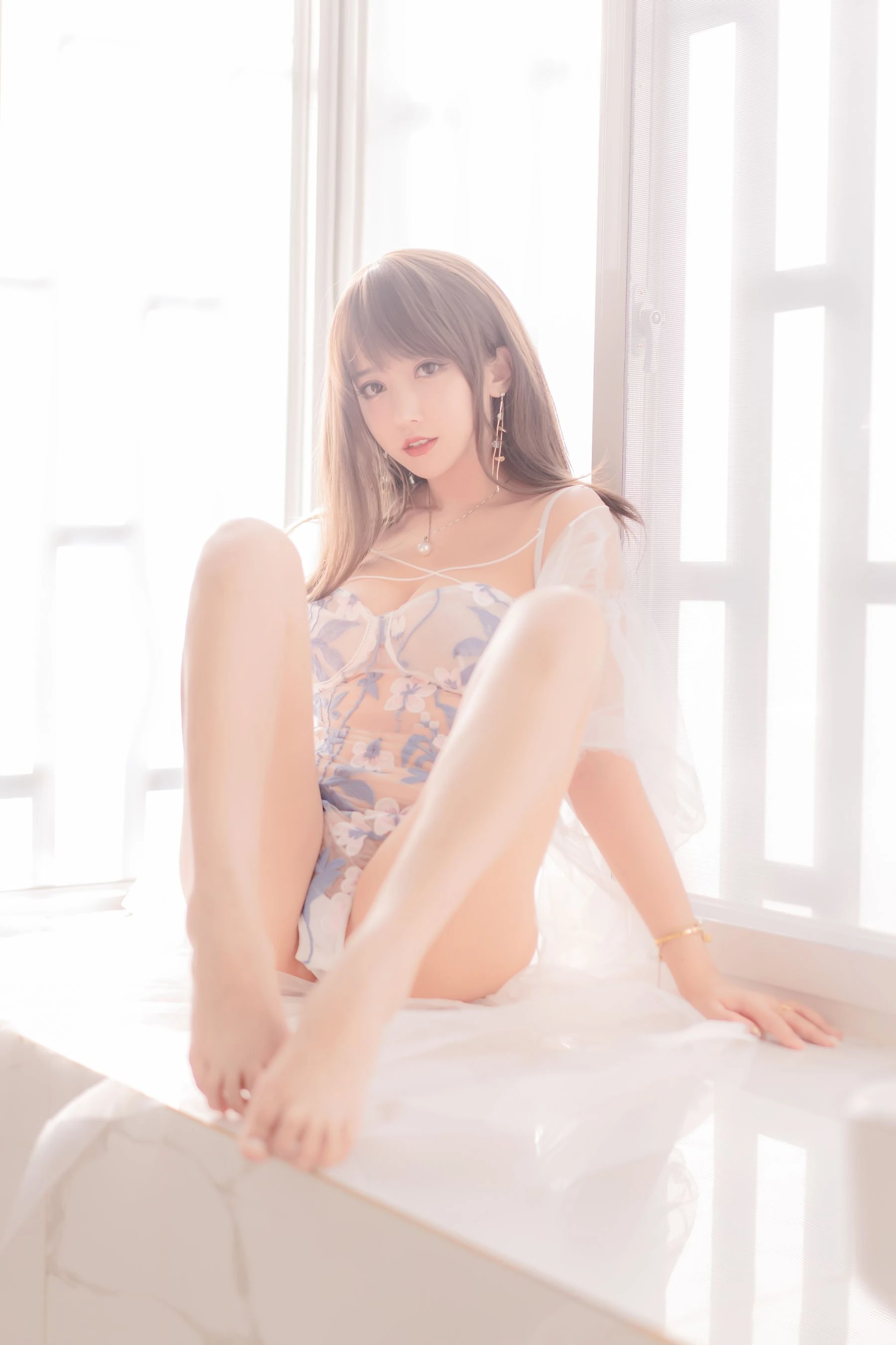 [主播]劉語彤大圖室內美圖藝術：劉語彤甜美韻味彰顯美胸完美曲線寫真 - 12