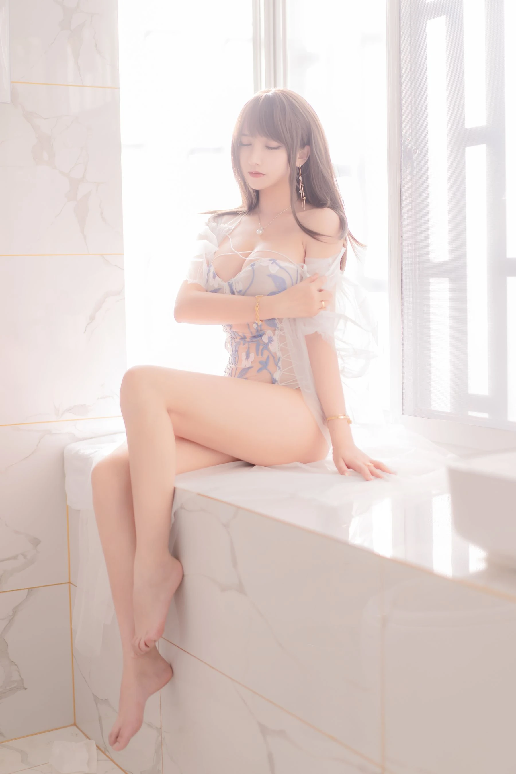 [主播]劉語彤大圖室內美圖藝術：劉語彤甜美韻味彰顯美胸完美曲線寫真 - 14