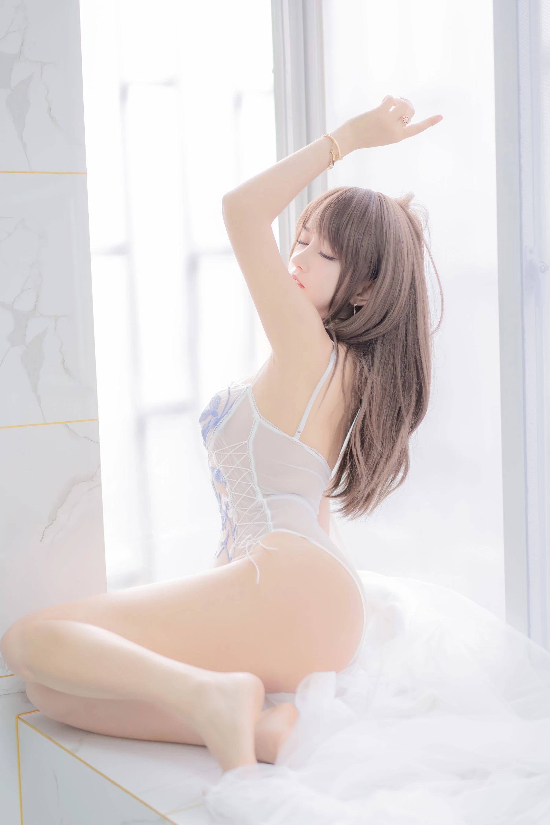 [主播]劉語彤大圖室內美圖藝術：劉語彤甜美韻味彰顯美胸完美曲線寫真 - 31
