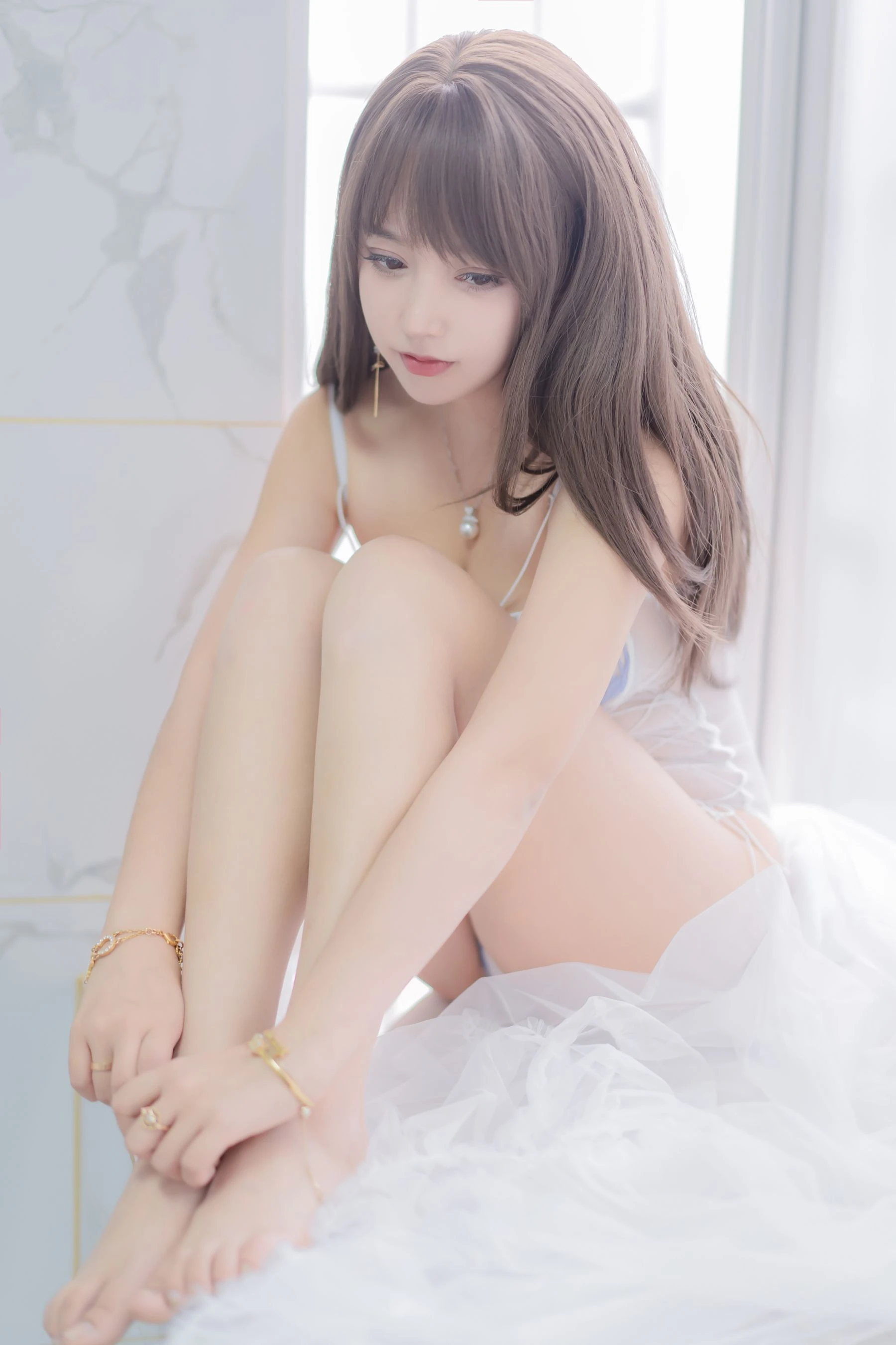 [主播]劉語彤大圖室內美圖藝術：劉語彤甜美韻味彰顯美胸完美曲線寫真 - 35