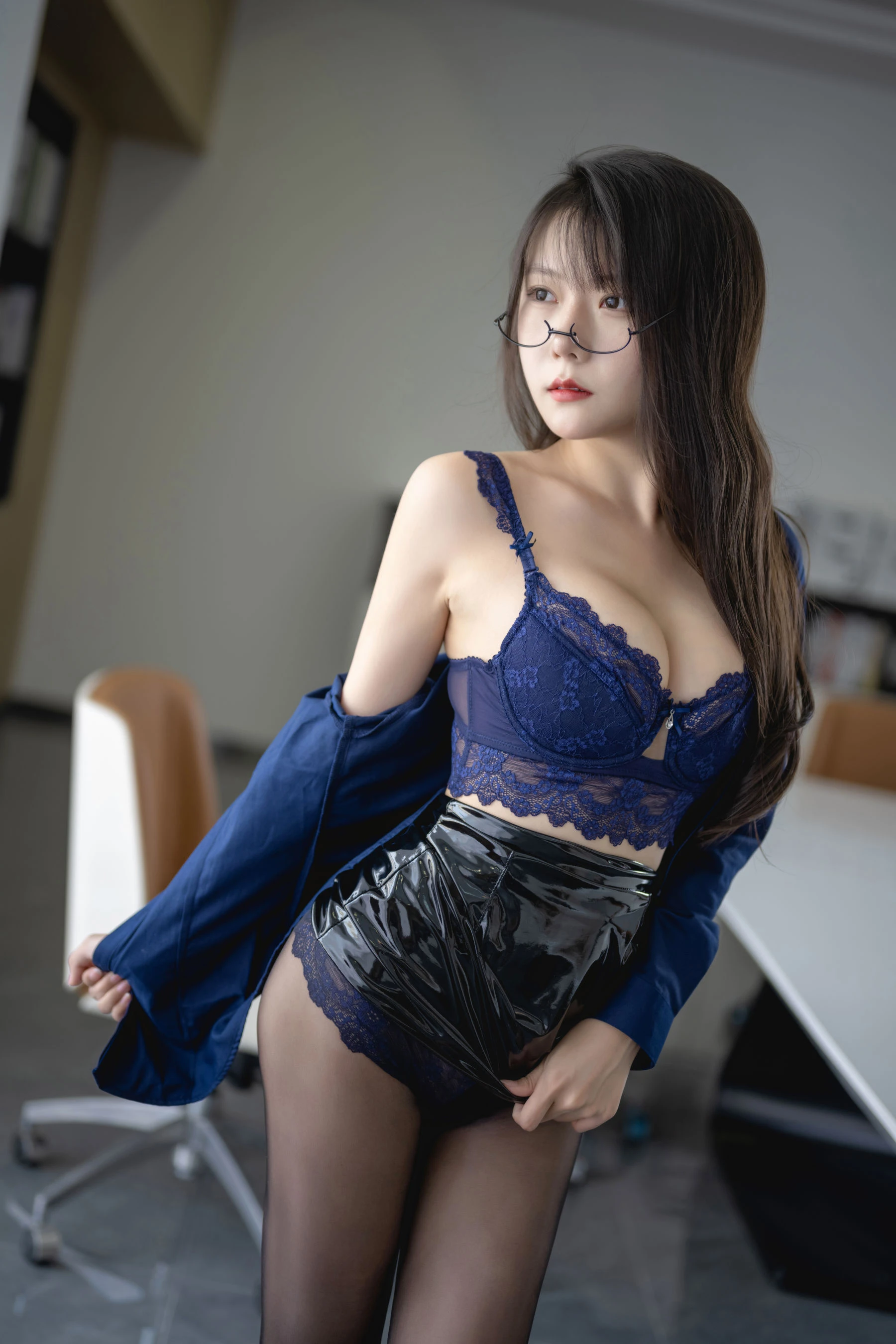 [麻豆]何心怡精選藝術作品：攝影棚攝影甜美彰顯何心怡美腿曲線格調綻放寫真集 - 24