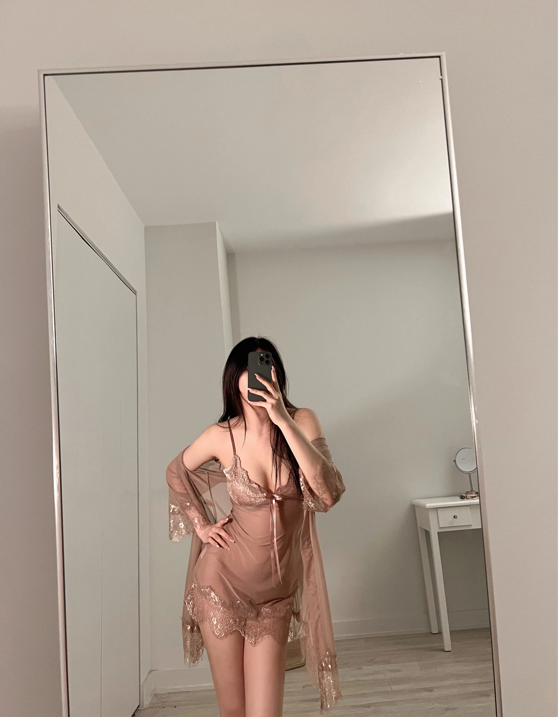[小蘿莉]黃思穎圖集攝影大師作：黃思穎魅惑於寫真館展現美腿氣質首發演繹 - 5