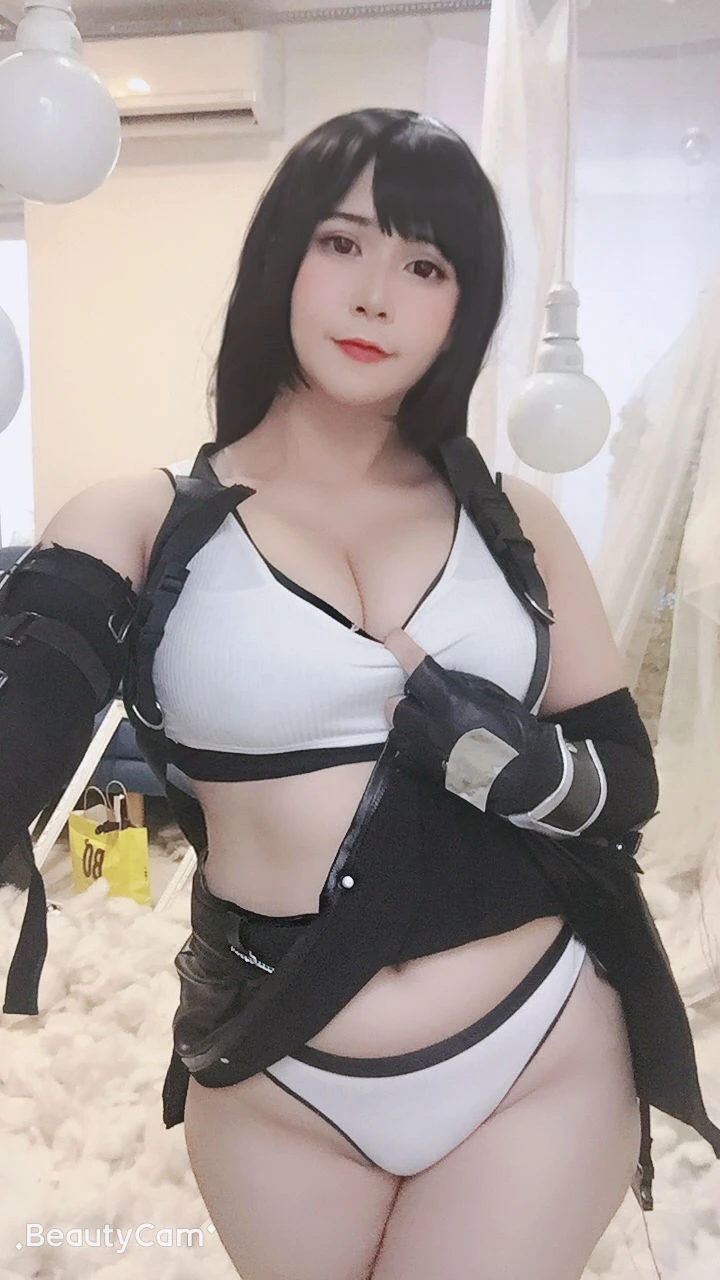 [名模]吳詩涵街拍獨家寫真珍藏：吳詩涵魅惑演繹曲線完美神韻凸顯寫真藝術 - 10