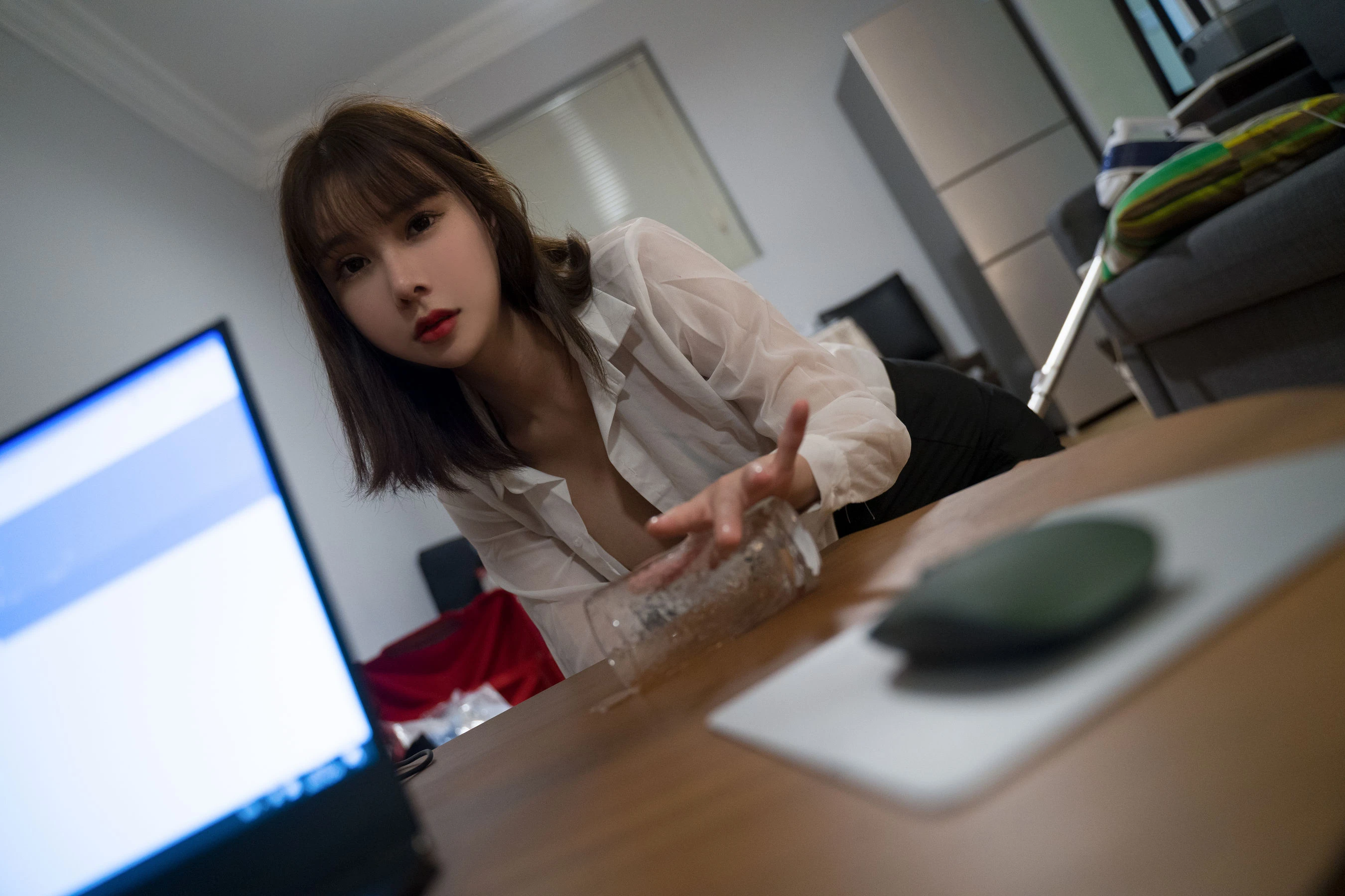 [嫩模]吳詩涵美圖圖集精選：吳詩涵性感氣質於戶外展現美胸曲線精選攝影 - 58