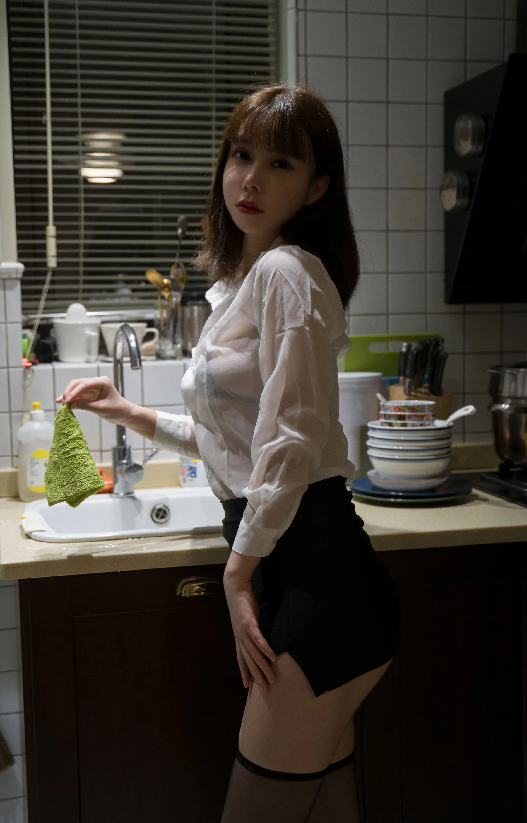 [嫩模]吳詩涵美圖圖集精選：吳詩涵性感氣質於戶外展現美胸曲線精選攝影 - 64