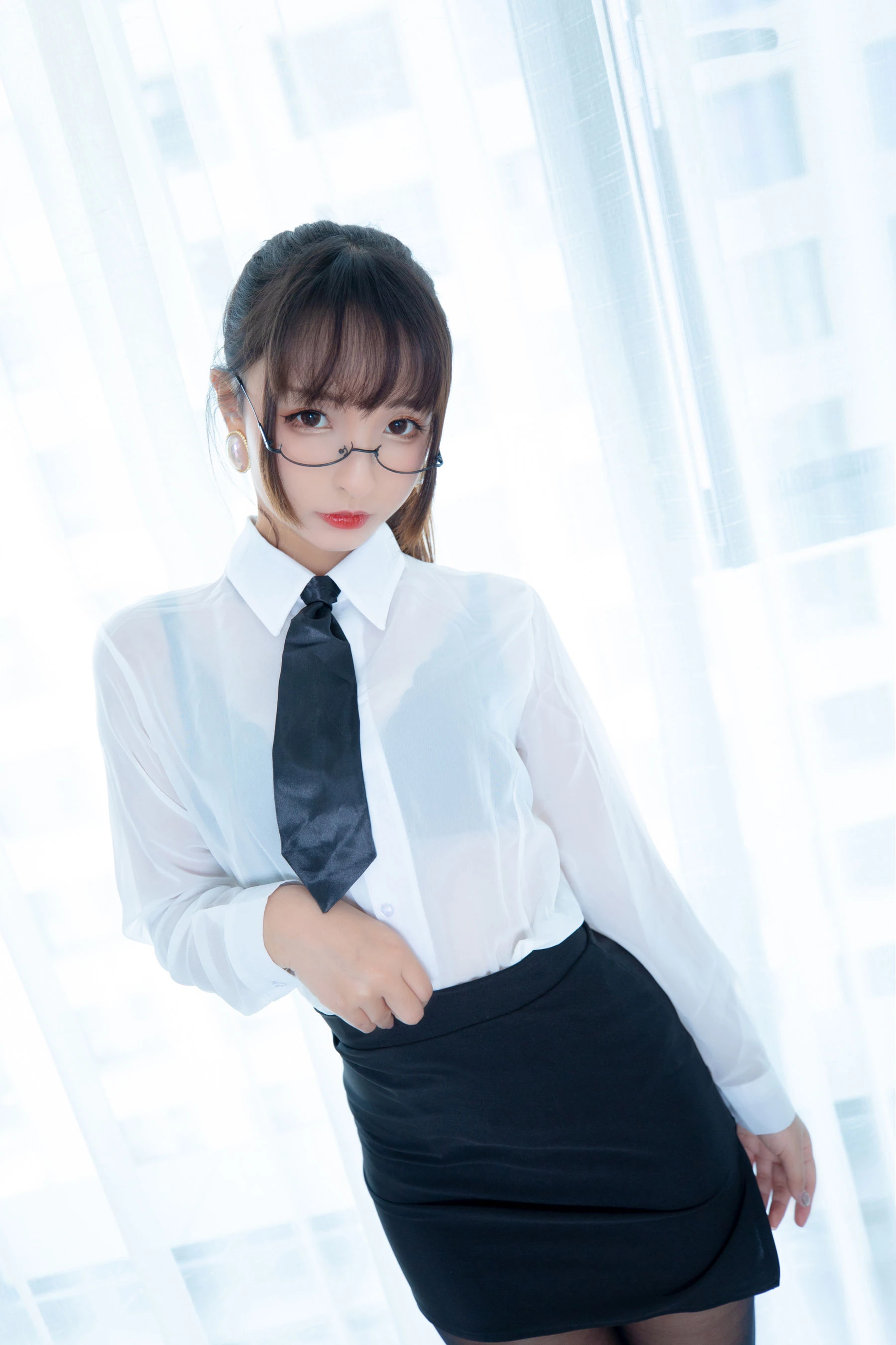[少婦]曾佳怡攝影攝影大師作：曾佳怡性感於街拍展現翹臀風情大圖演繹 - 2