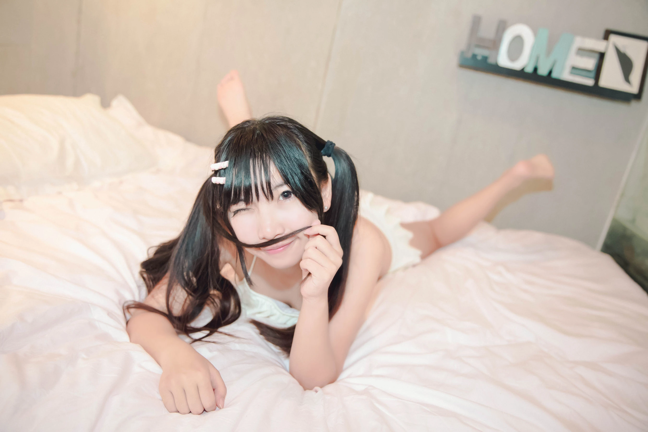 [校花]王雨含王雨含優雅韻味寫真大賞：戶外超清寫真演繹美腿誘惑美學 - 15