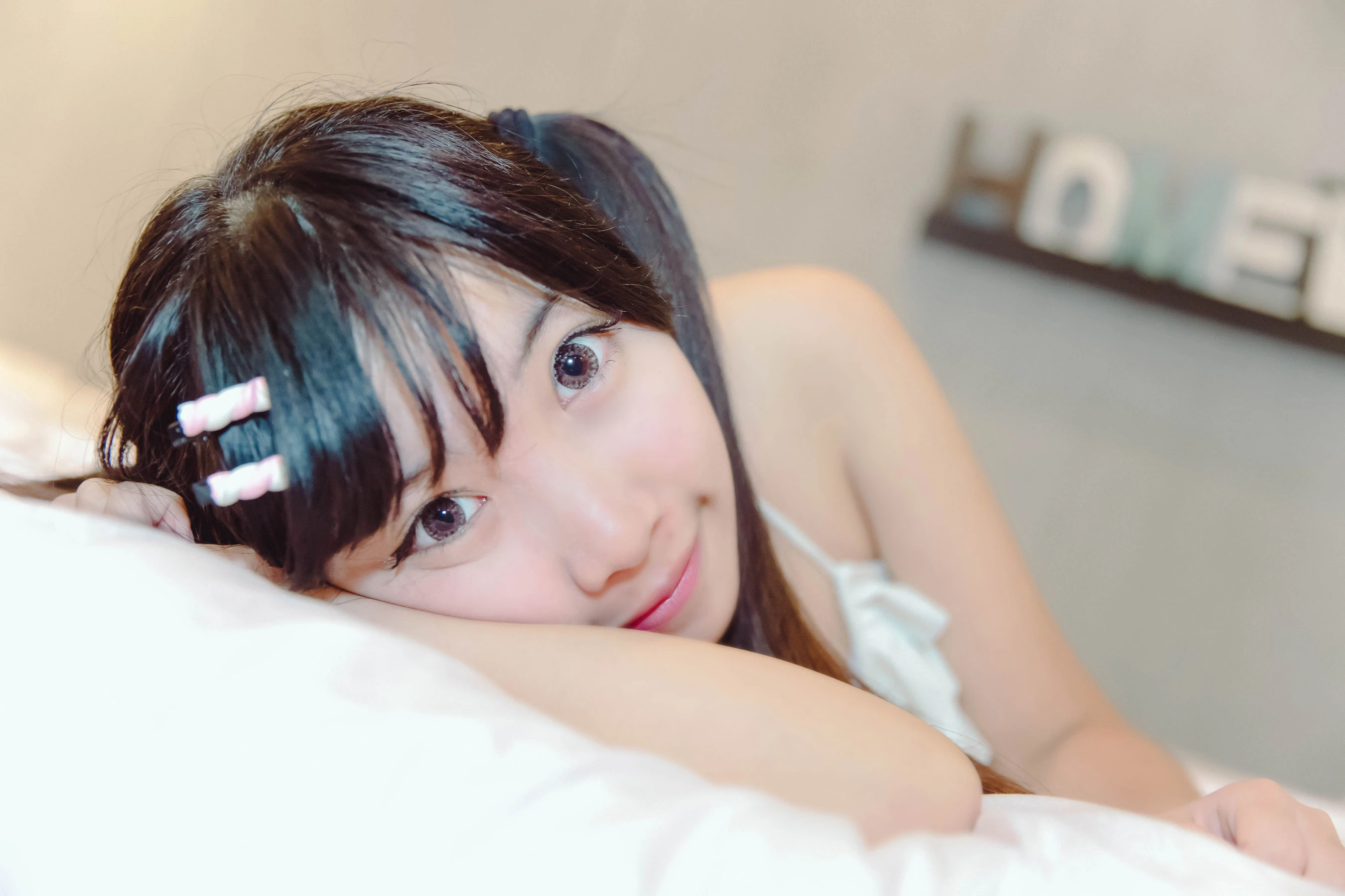 [校花]王雨含王雨含優雅韻味寫真大賞：戶外超清寫真演繹美腿誘惑美學 - 33
