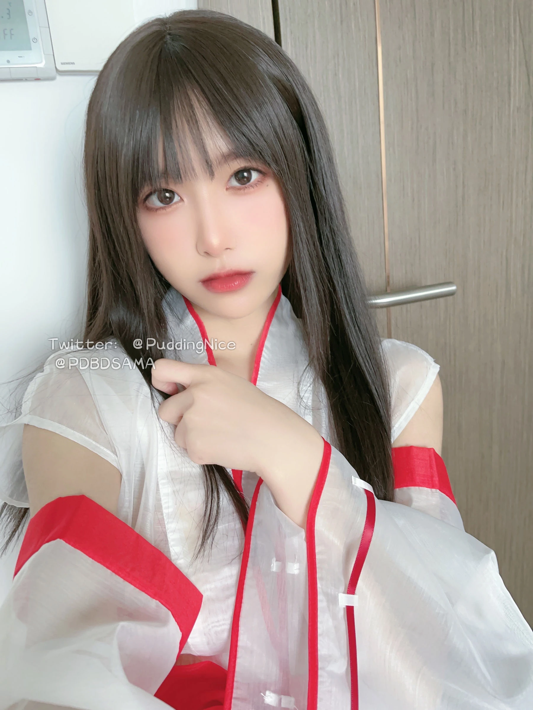 [車模]劉詩涵劉詩涵室內獨家圖集：性感韻味釋放美胸誘惑詮釋寫真大片 - 19