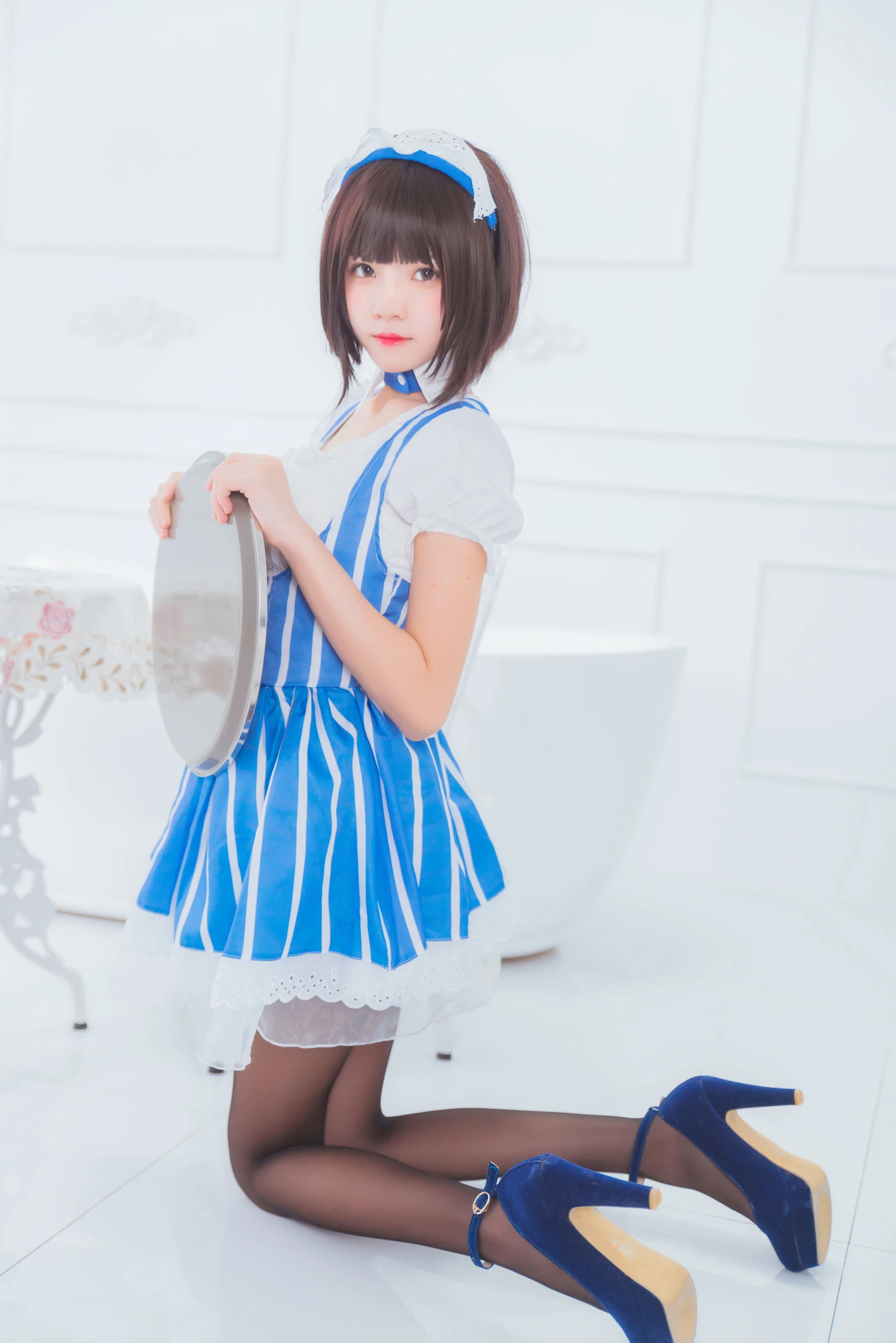 [甜心]周欣妍周欣妍私藏珍藏寫真：攝影棚清純風情演繹長腿寫真合集 - 18