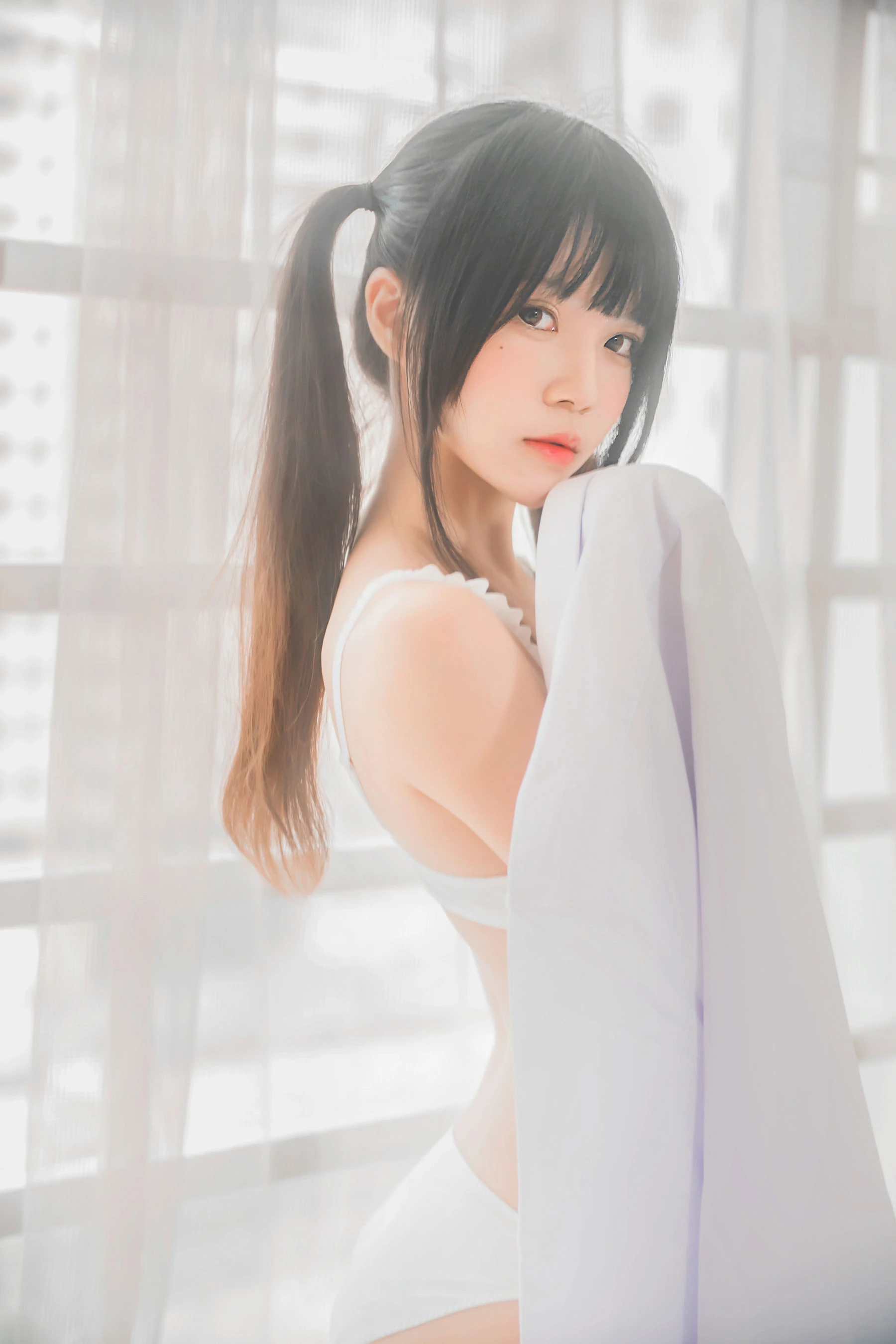 [網紅]郭雨含大圖攝影棚寫真藝術：郭雨含火辣風採詮釋曲線完美曲線寫真 - 29