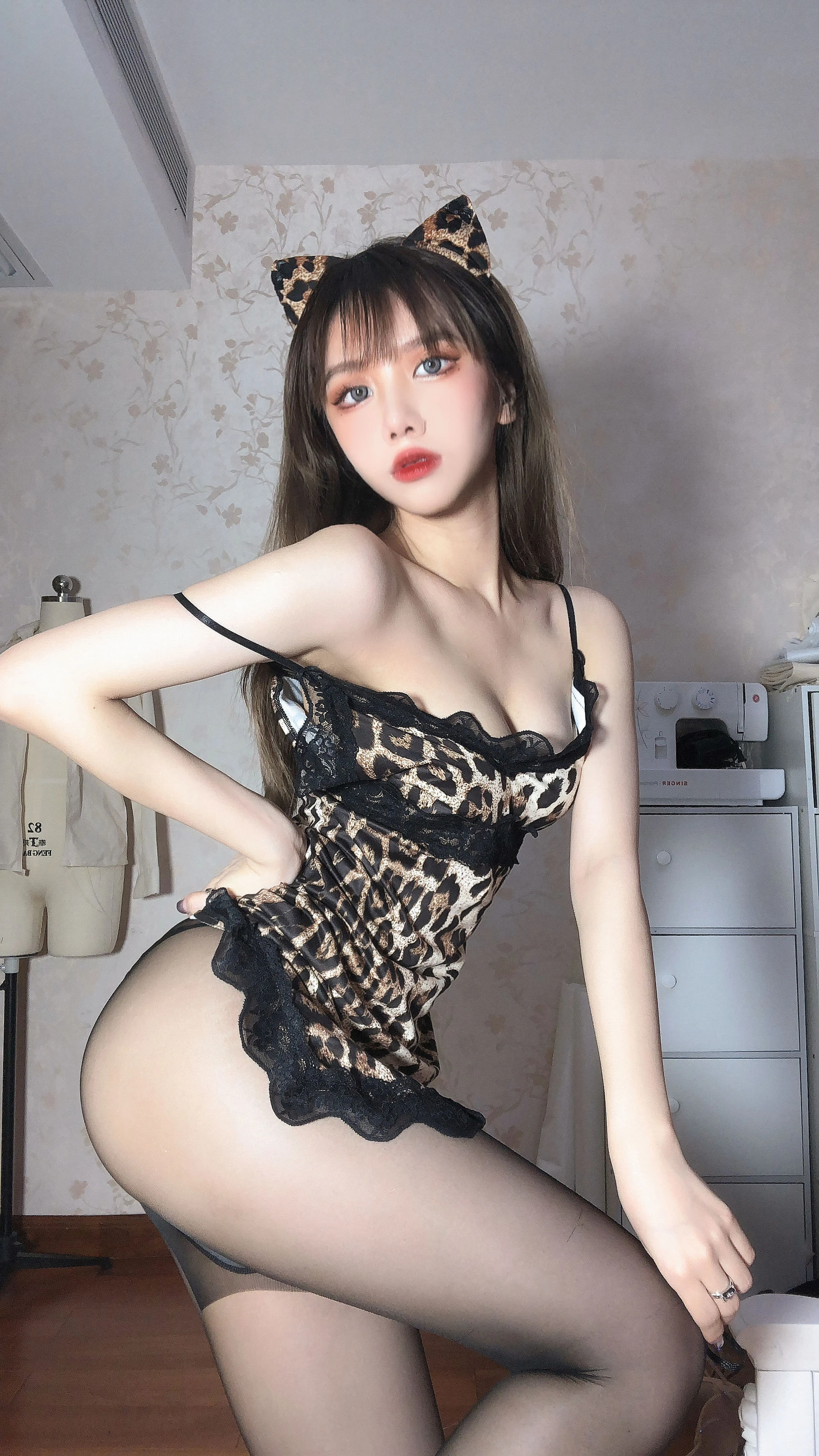[紅人]張欣妍精選街拍美圖藝術：張欣妍清純氣質展現身材完美曲線寫真 - 2