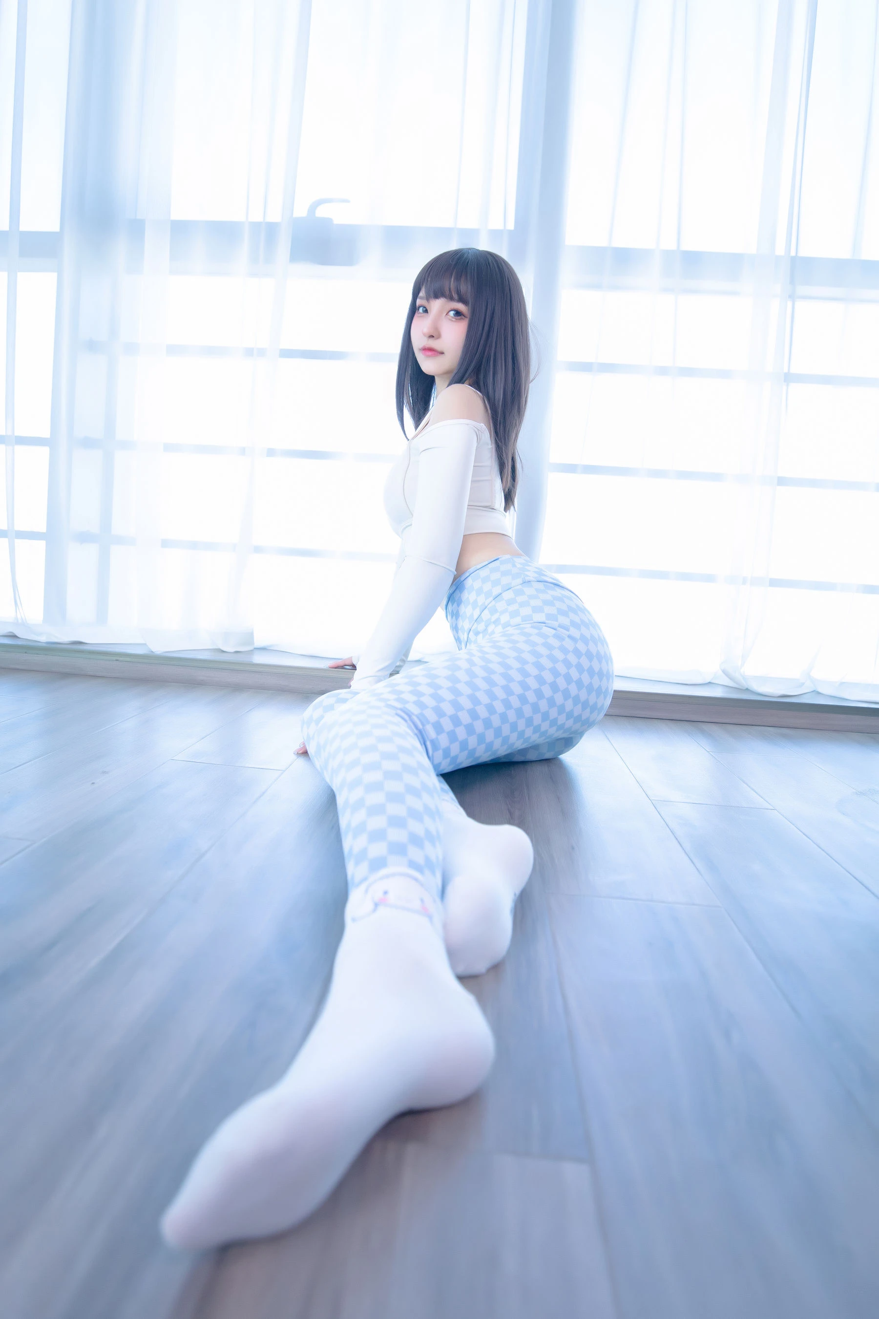 [美女]孫莉琪孫莉琪戶外超清美圖：魅惑神韻釋放美腿誘惑綻放寫真大片 - 12