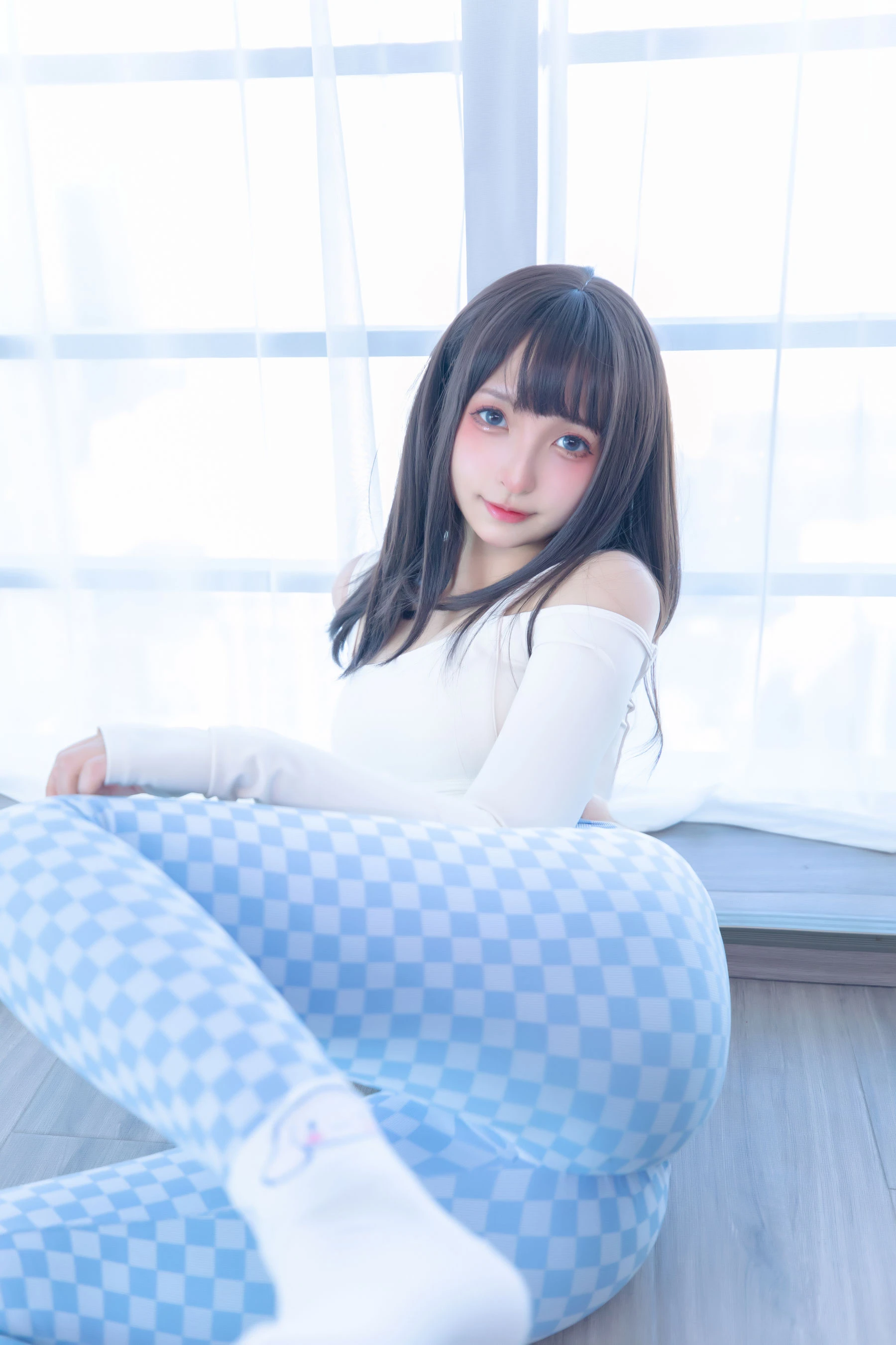 [美女]孫莉琪孫莉琪戶外超清美圖：魅惑神韻釋放美腿誘惑綻放寫真大片 - 2