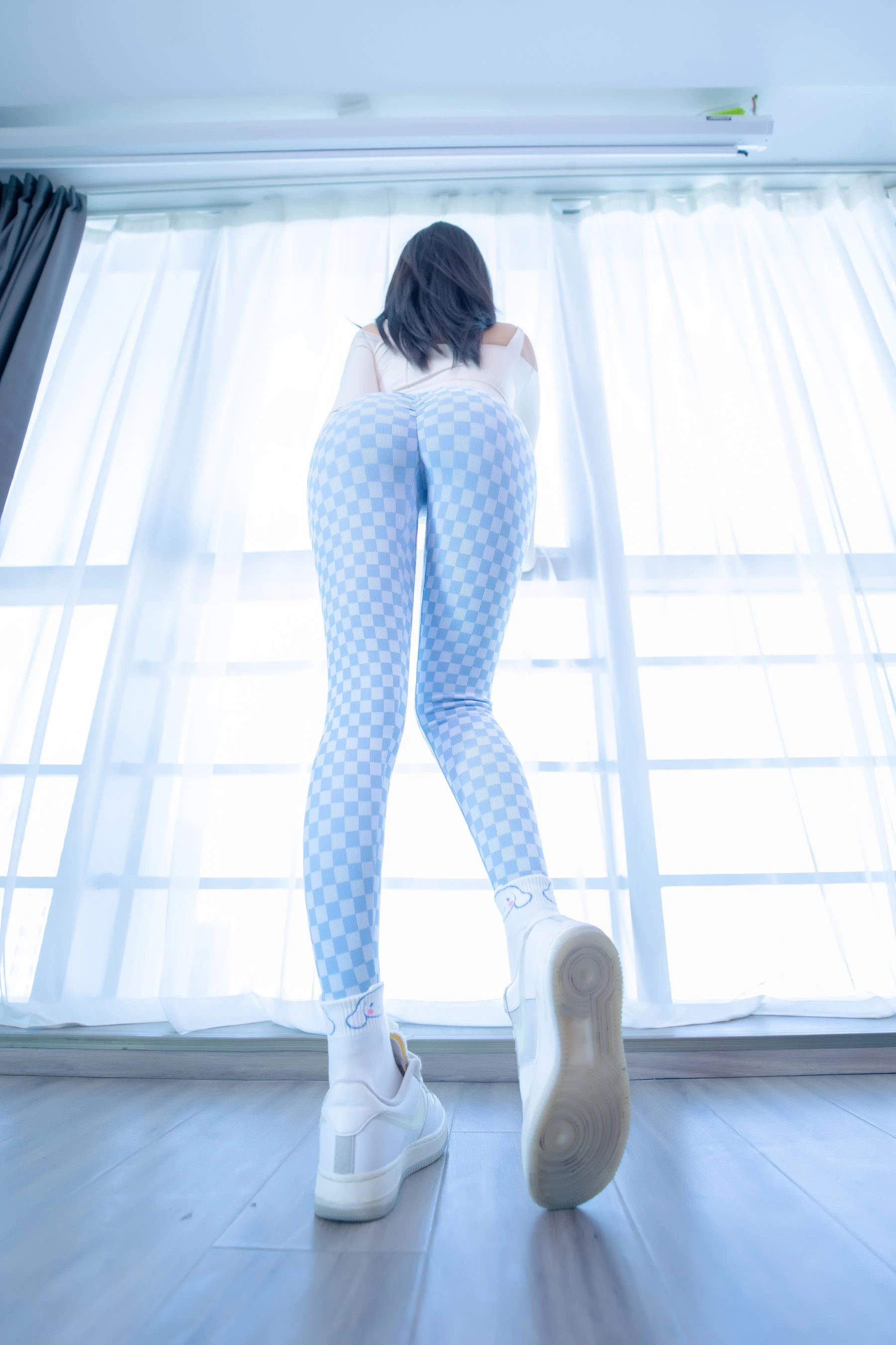 [美女]孫莉琪孫莉琪戶外超清美圖：魅惑神韻釋放美腿誘惑綻放寫真大片 - 26
