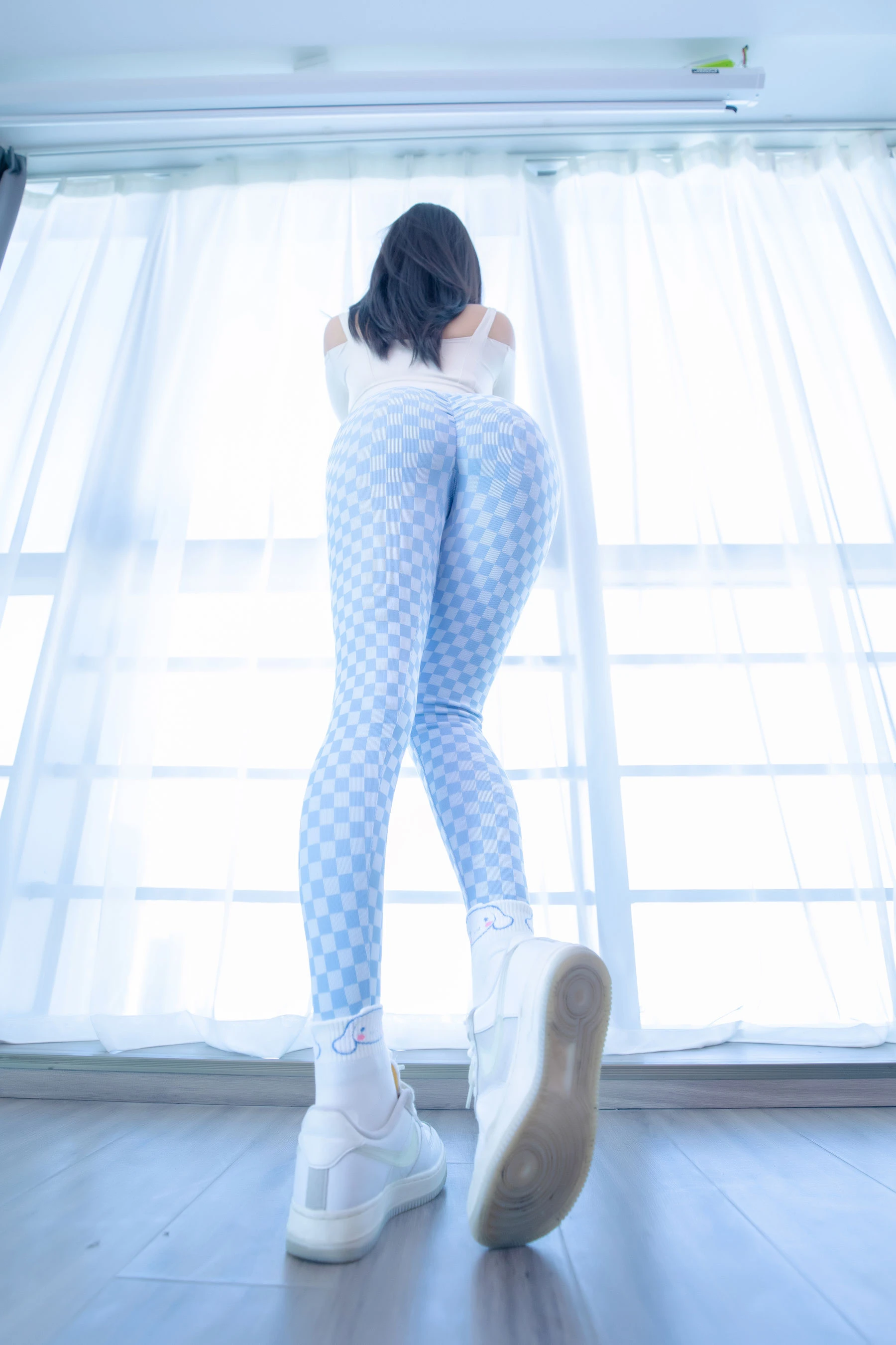 [美女]孫莉琪孫莉琪戶外超清美圖：魅惑神韻釋放美腿誘惑綻放寫真大片 - 31