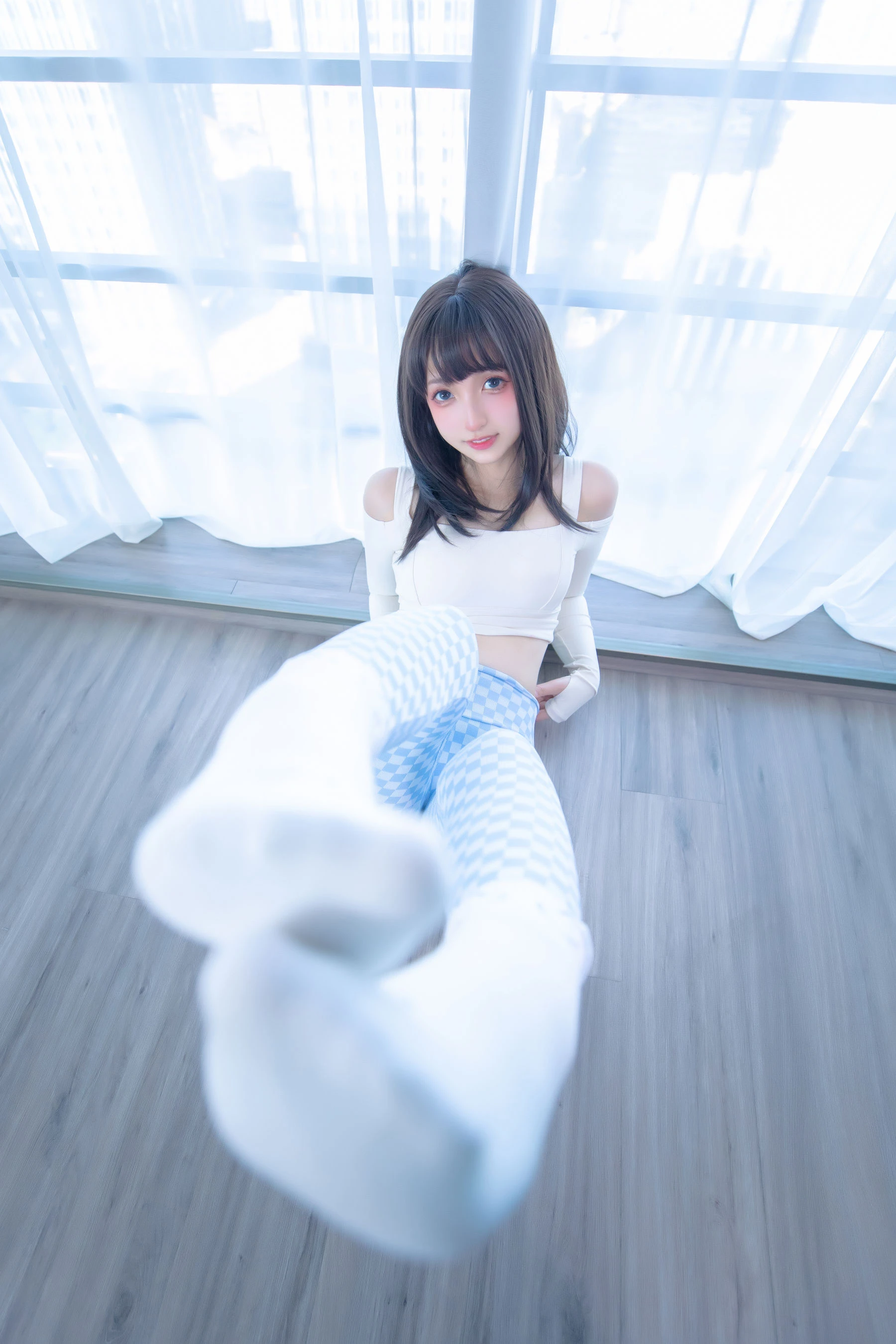 [美女]孫莉琪孫莉琪戶外超清美圖：魅惑神韻釋放美腿誘惑綻放寫真大片 - 33