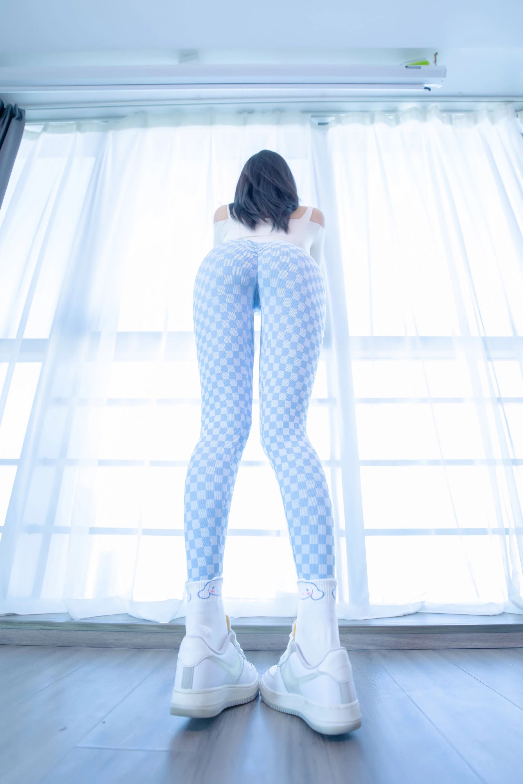 [美女]孫莉琪孫莉琪戶外超清美圖：魅惑神韻釋放美腿誘惑綻放寫真大片 - 35
