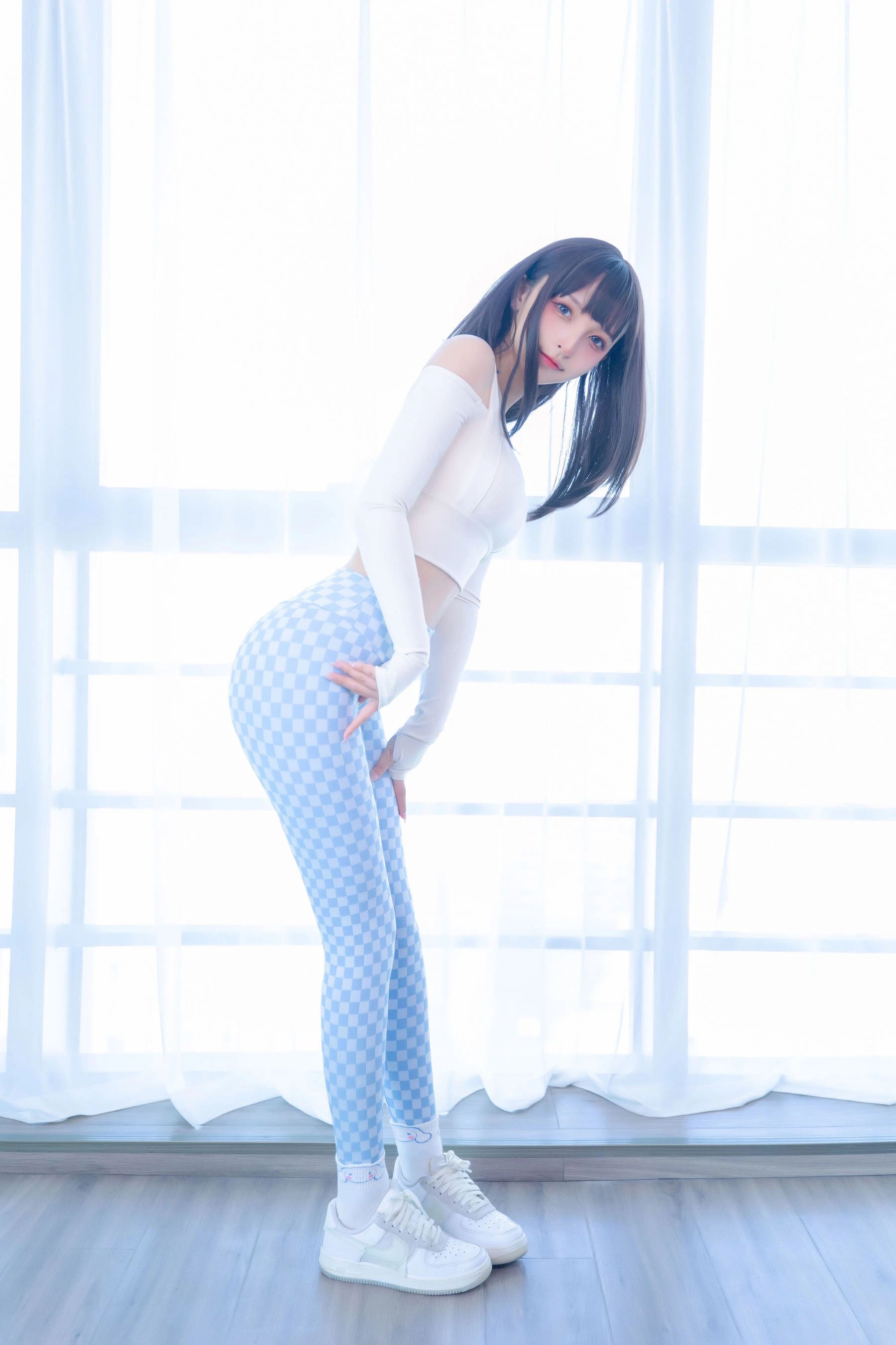 [美女]孫莉琪孫莉琪戶外超清美圖：魅惑神韻釋放美腿誘惑綻放寫真大片 - 57